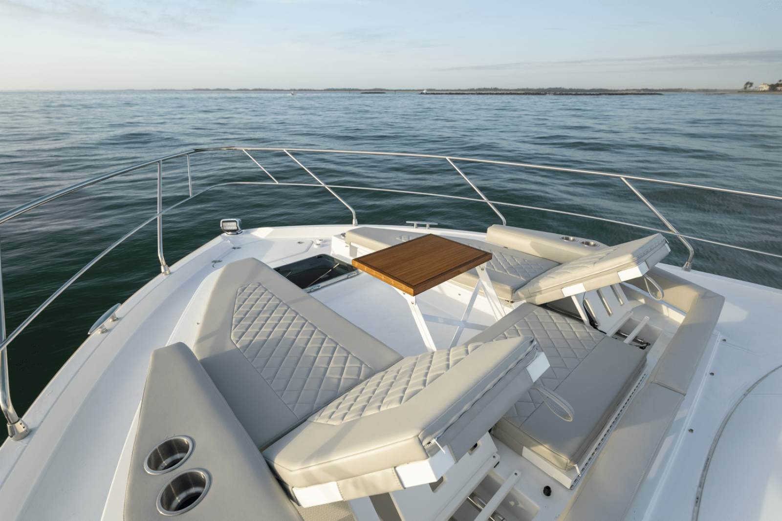2024 Cruisers Yachts 50 Cantius