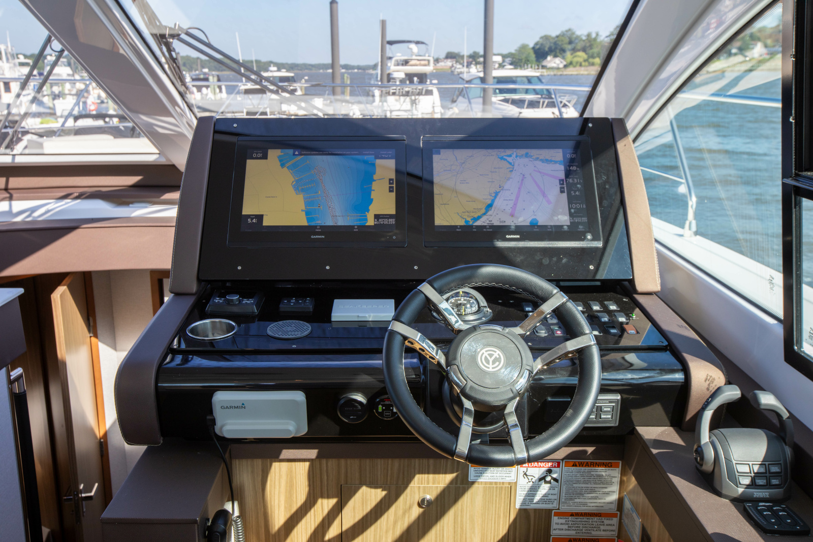 2024 Cruisers Yachts 50 Cantius