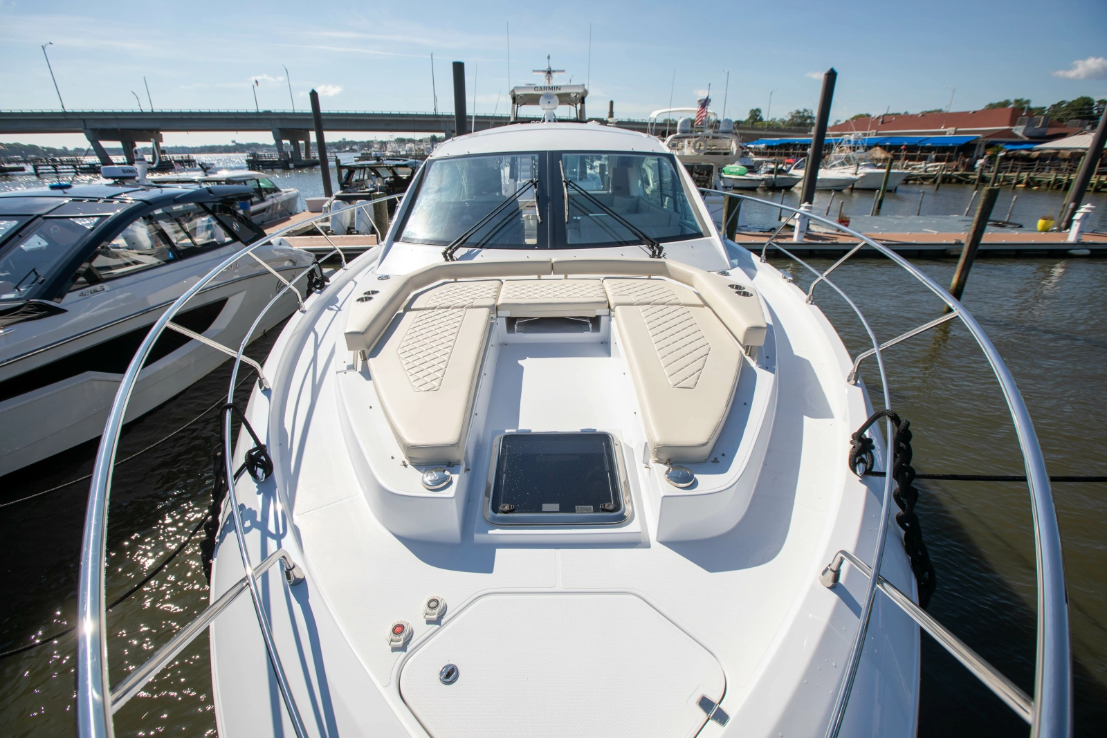 2024 Cruisers Yachts 50 Cantius