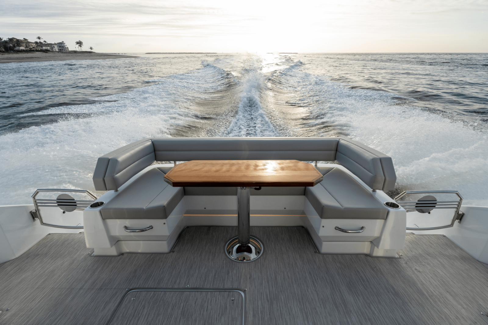 2024 Cruisers Yachts 50 Cantius