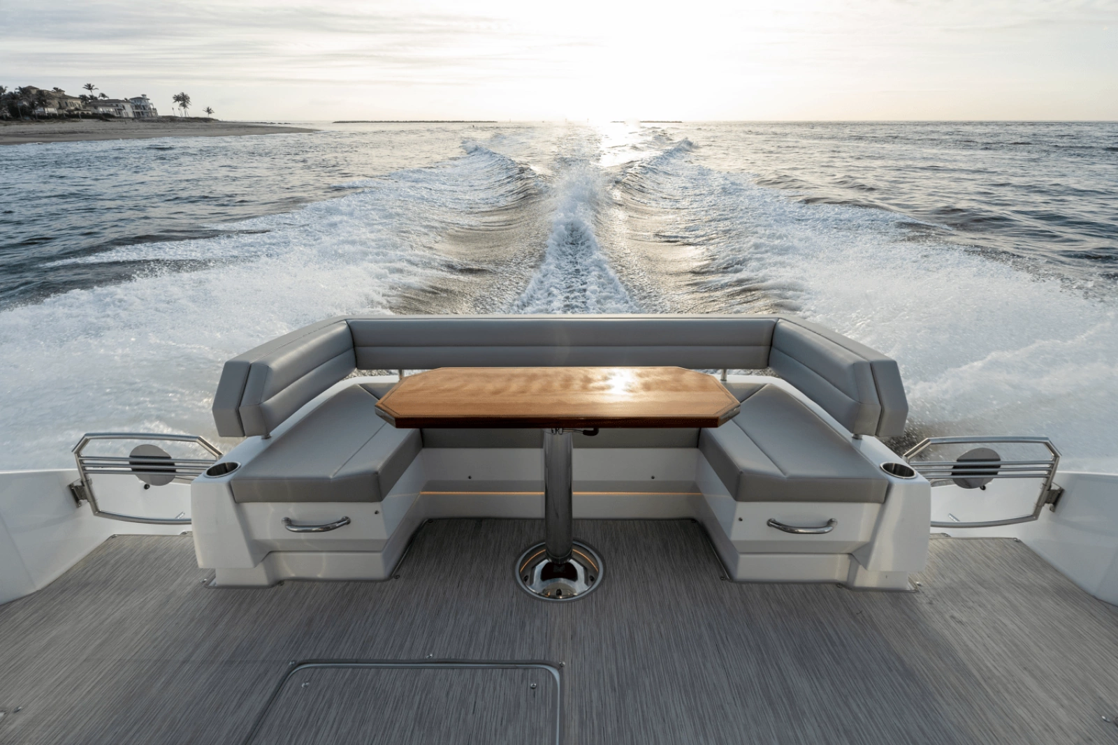 2024 Cruisers Yachts 50 Cantius
