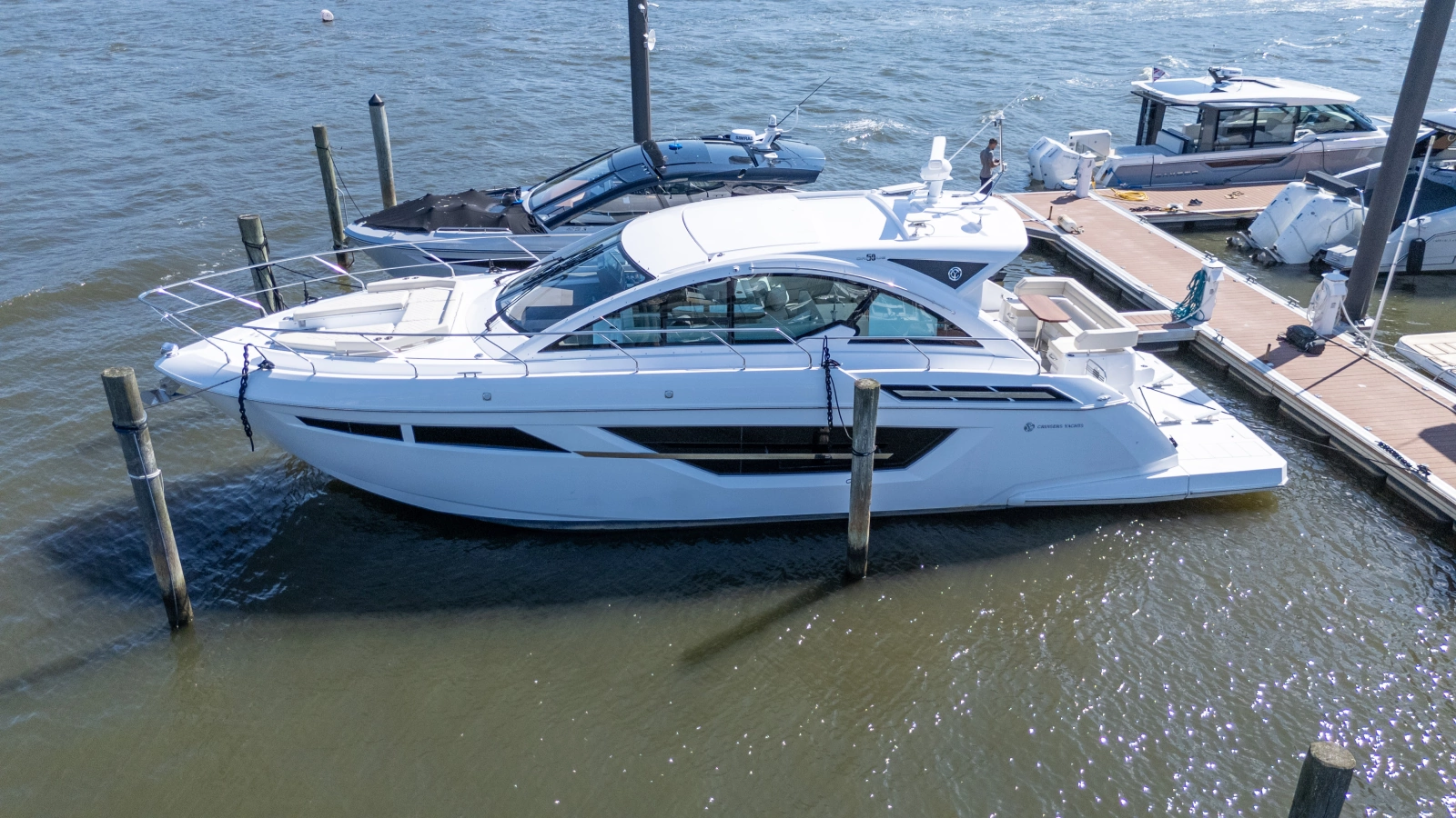 2024 Cruisers Yachts 50 Cantius