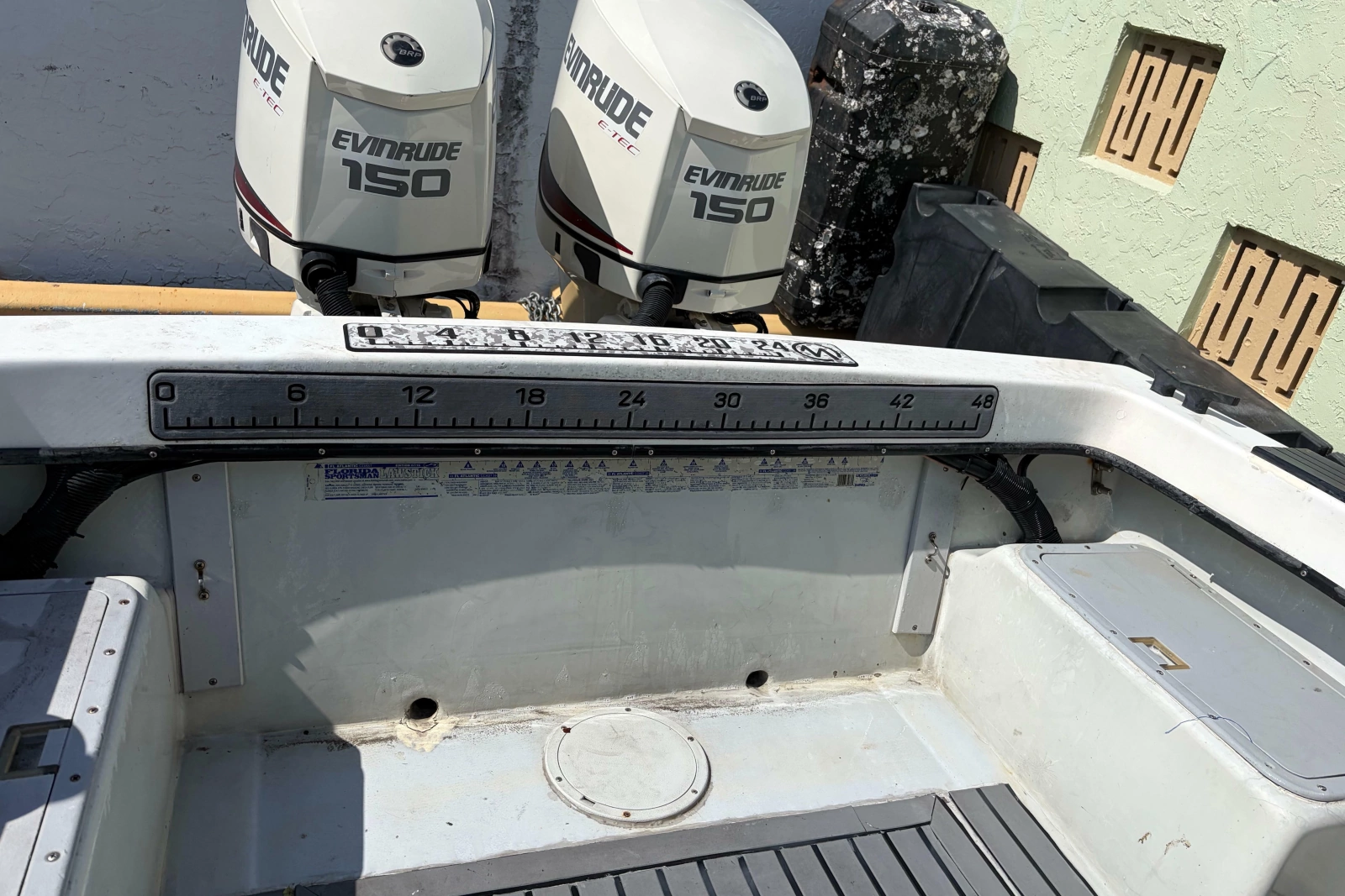 1997 Dusky 256 Center Console