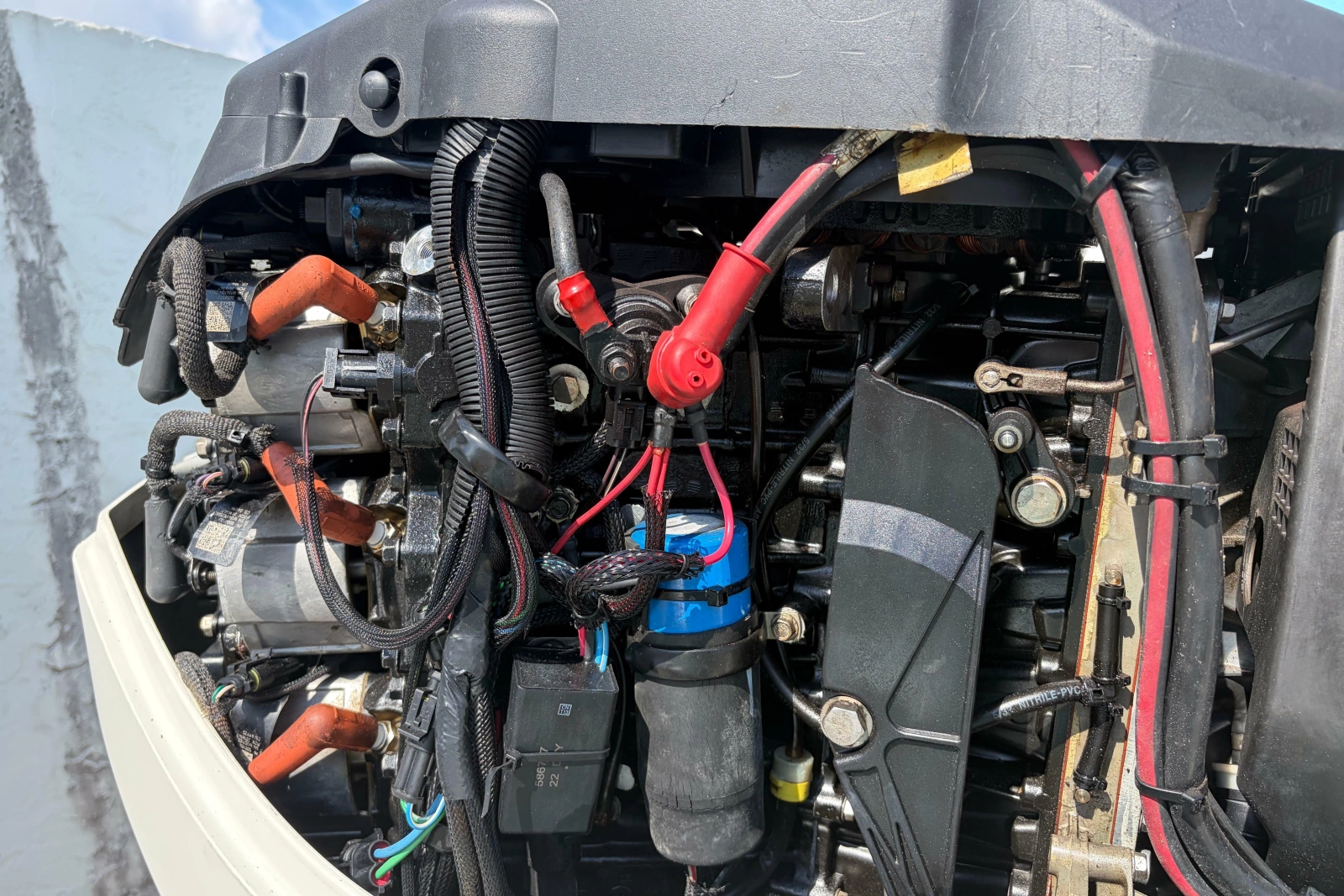 1997 Dusky 256 Center Console