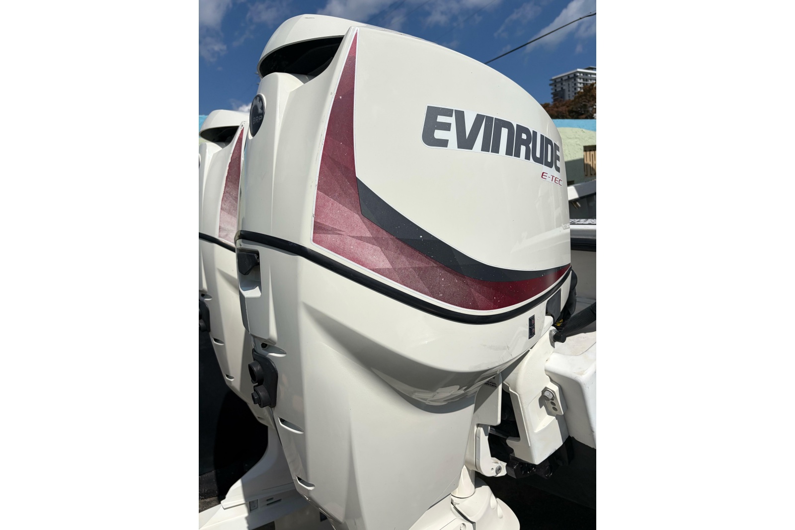 1997 Dusky 256 Center Console