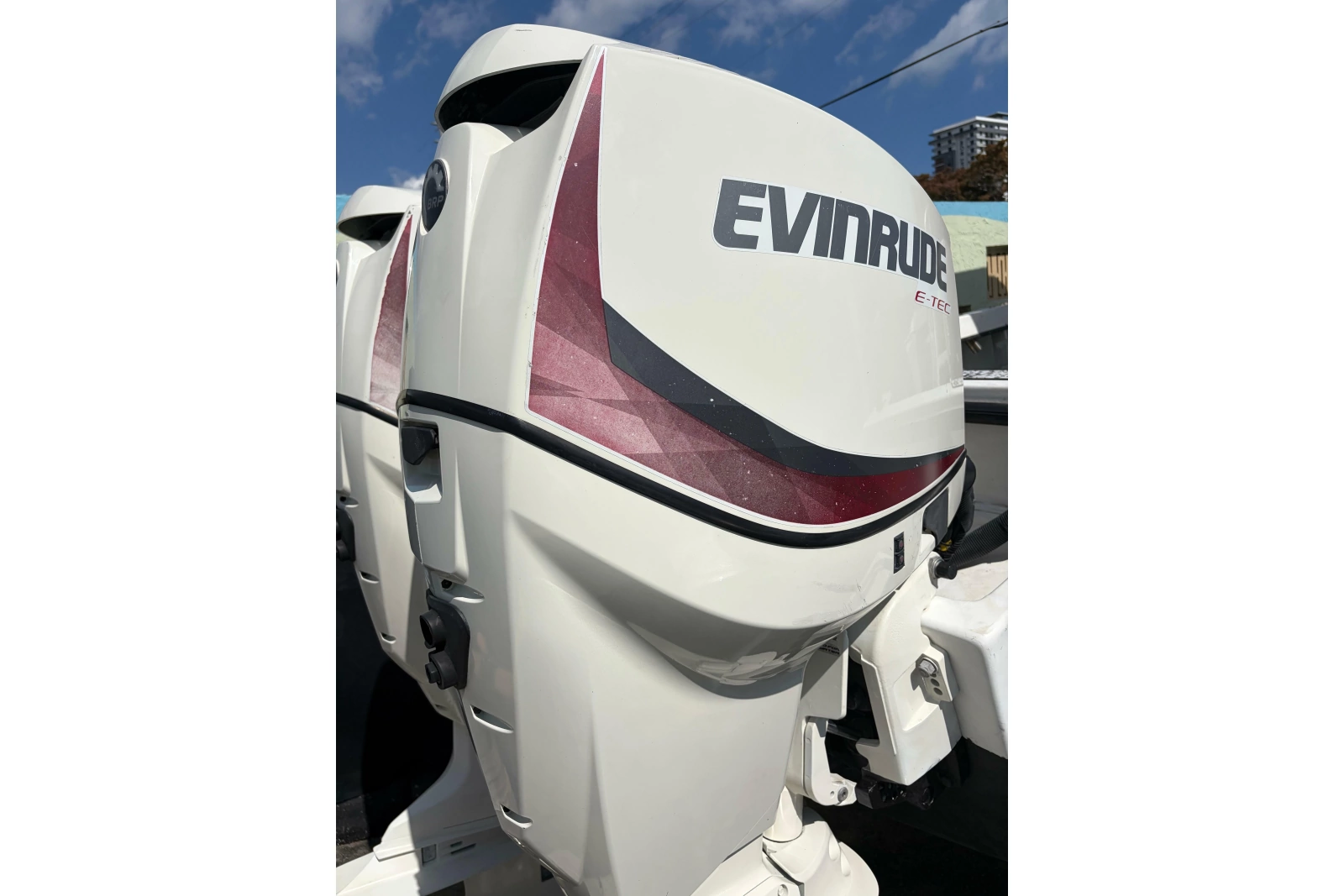 1997 Dusky 256 Center Console