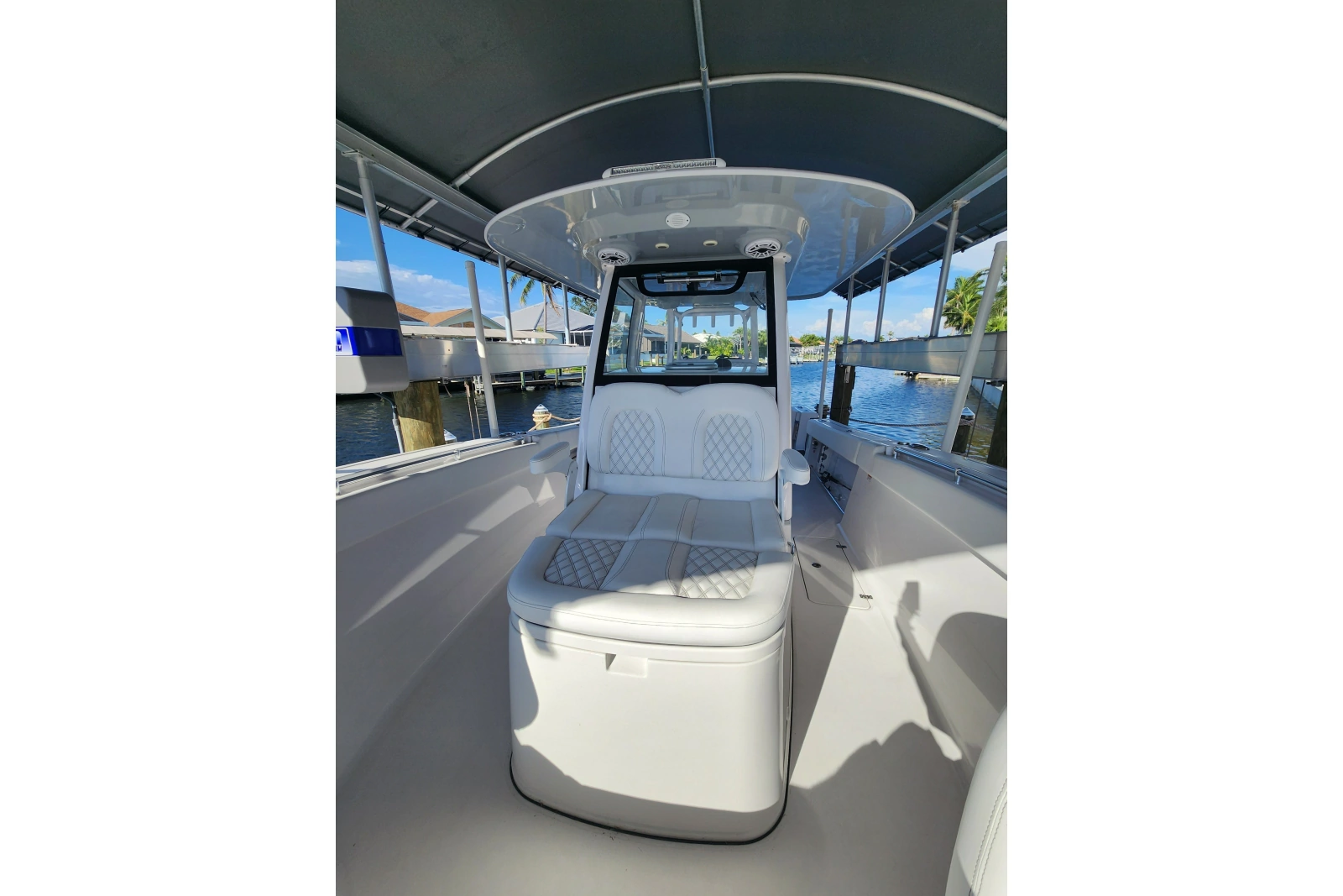 2025 Sportsman Open 322 Center Console
