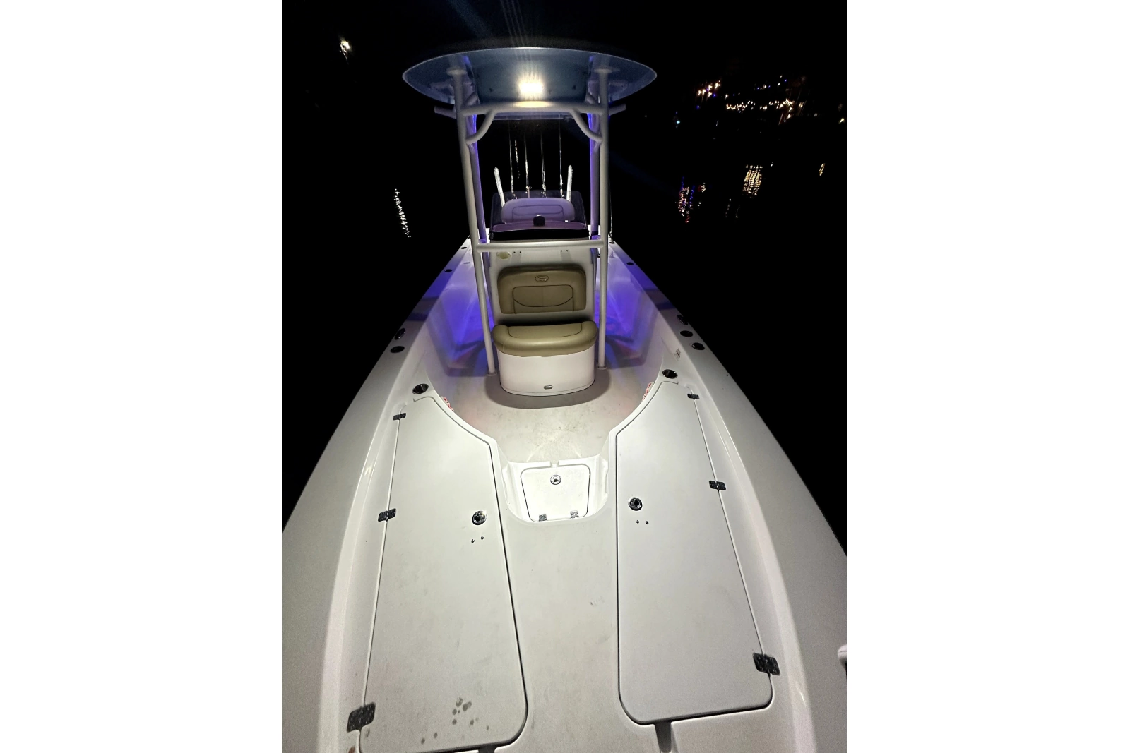 2017 Sportsman Masters 247 Bay Boat