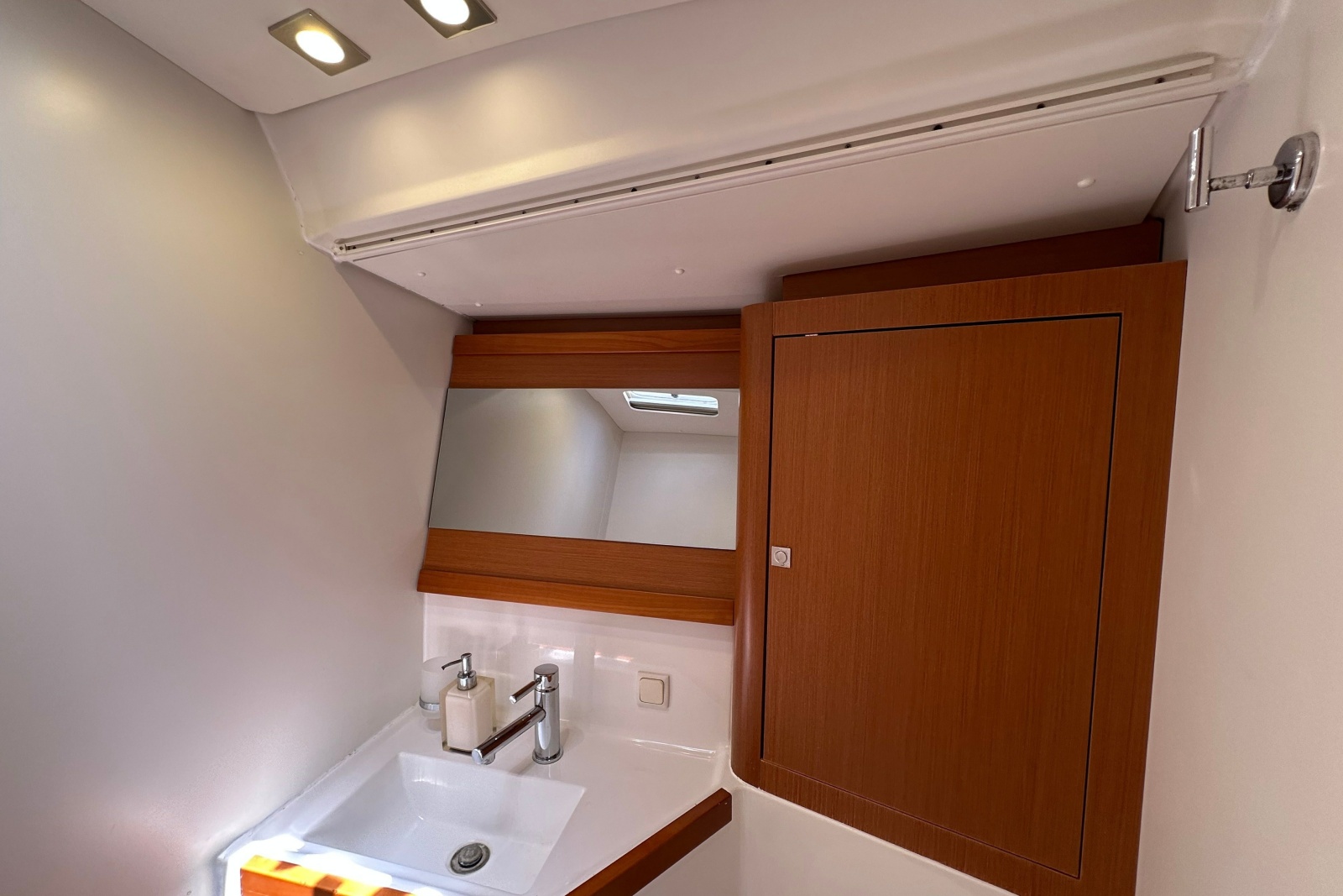 2014 Beneteau Oceanis 48