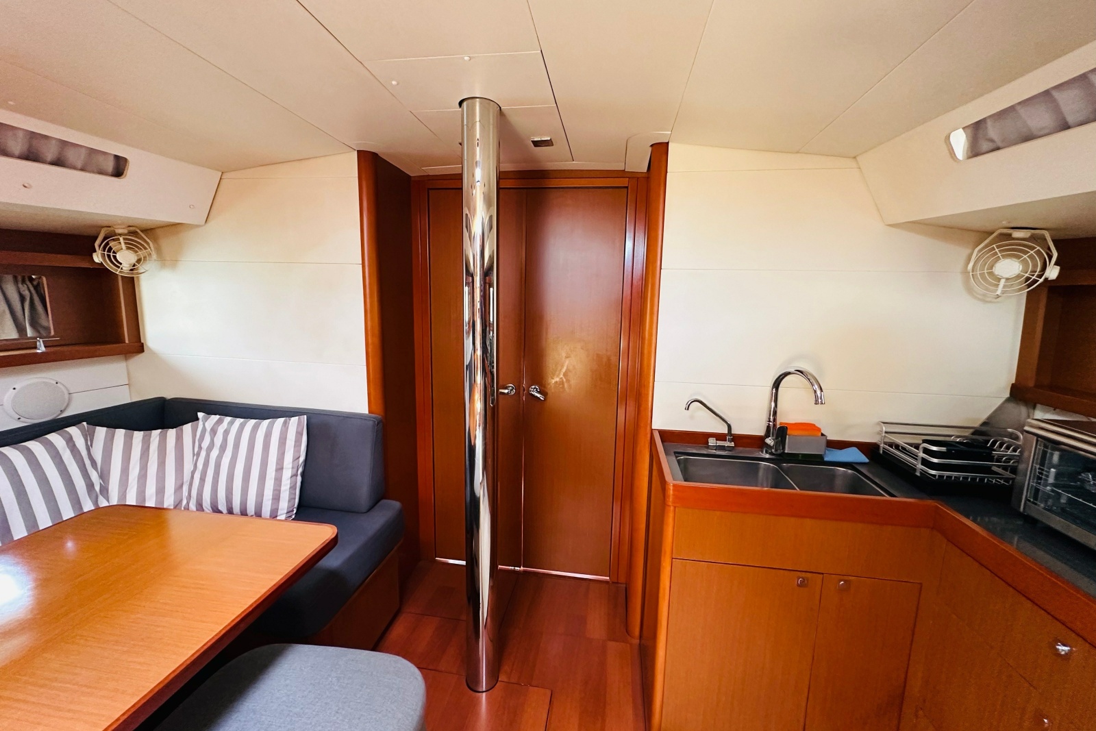 2014 Beneteau Oceanis 48