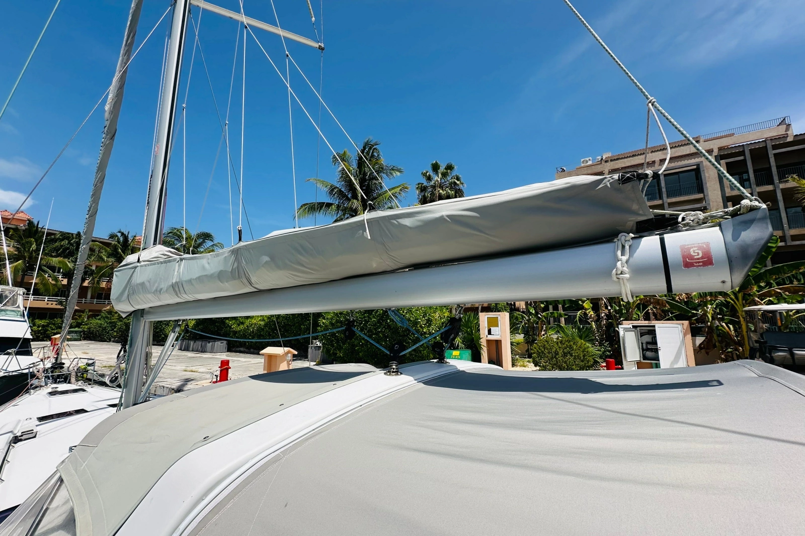 2014 Beneteau Oceanis 48
