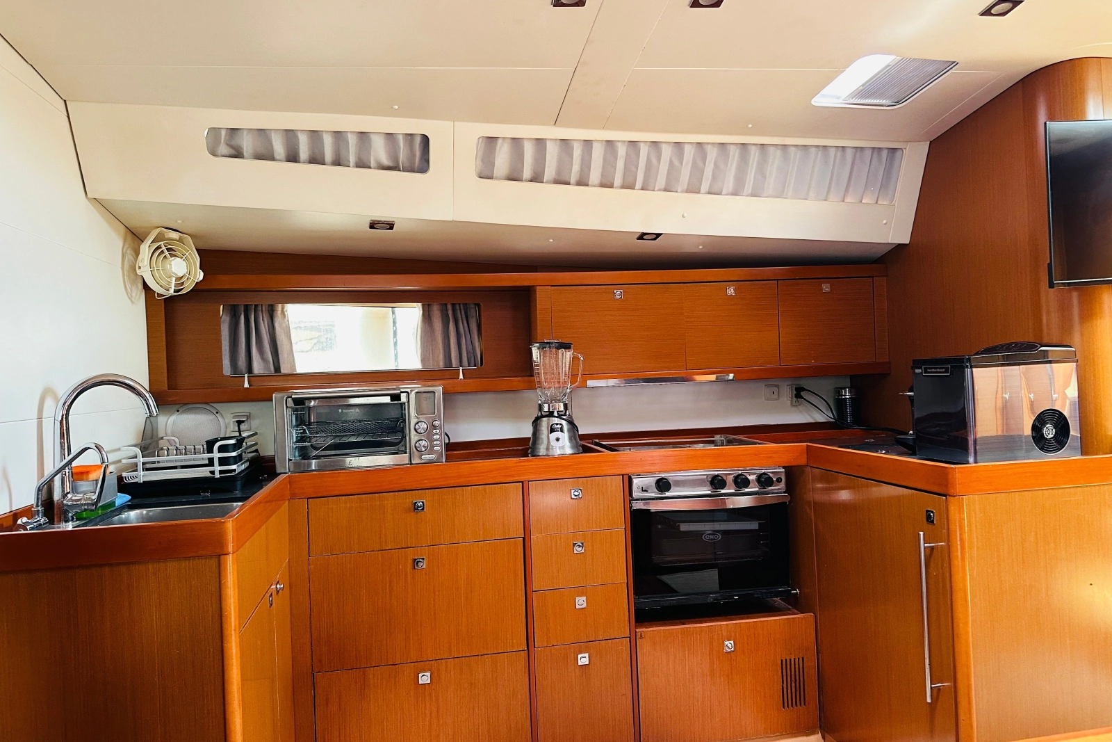 2014 Beneteau Oceanis 48