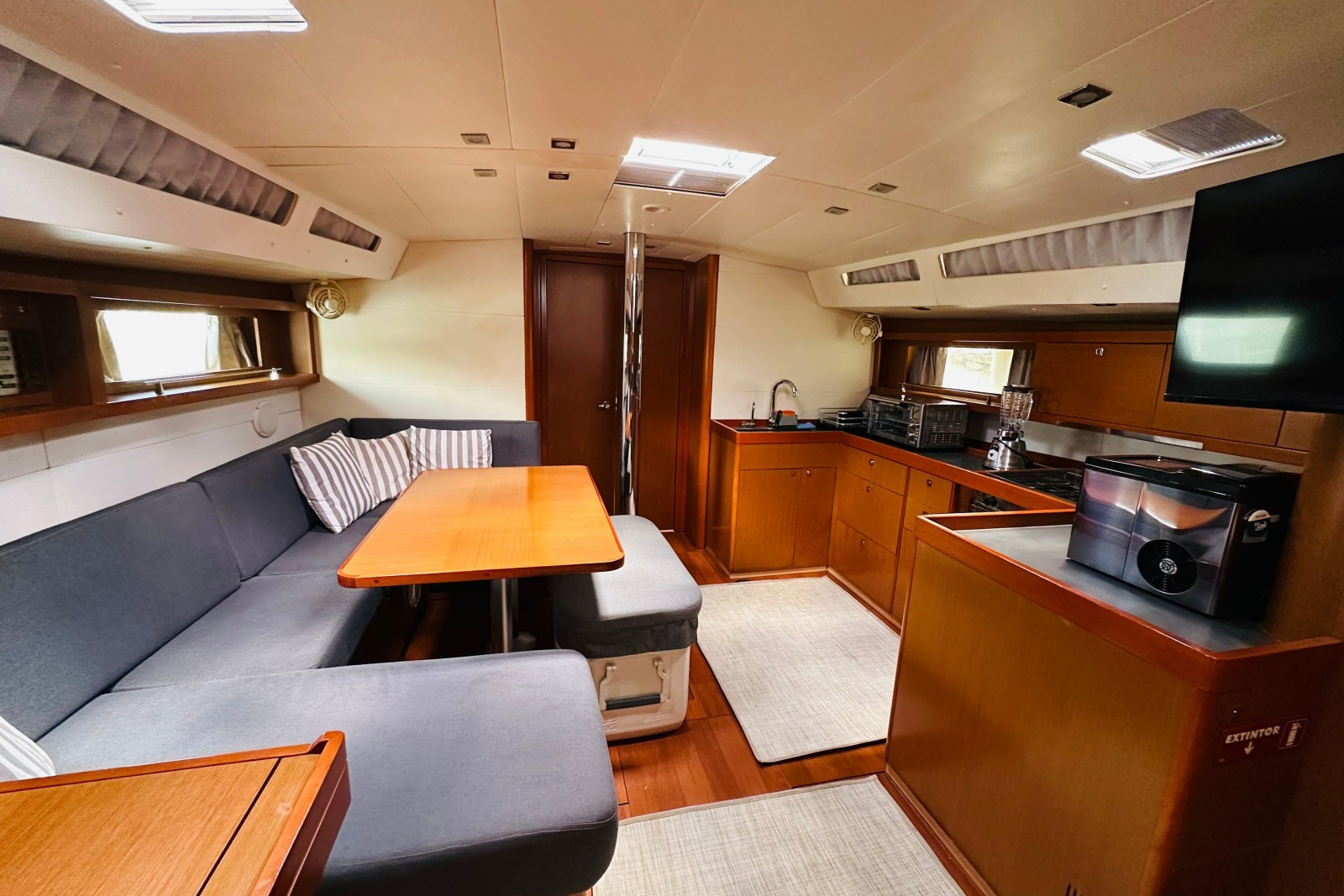 2014 Beneteau Oceanis 48