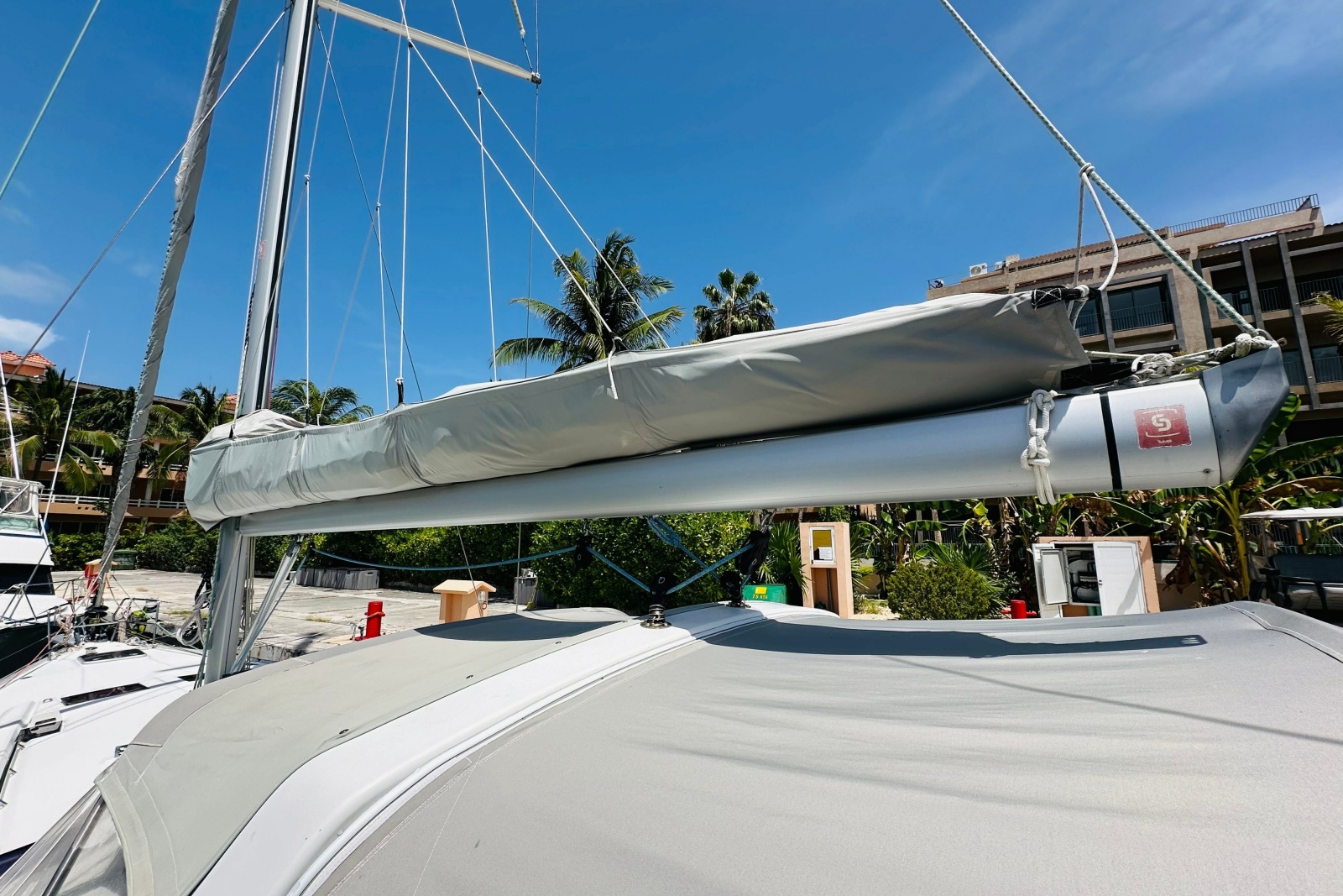 2014 Beneteau Oceanis 48