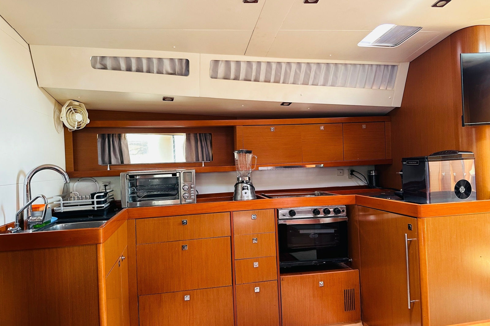 2014 Beneteau Oceanis 48