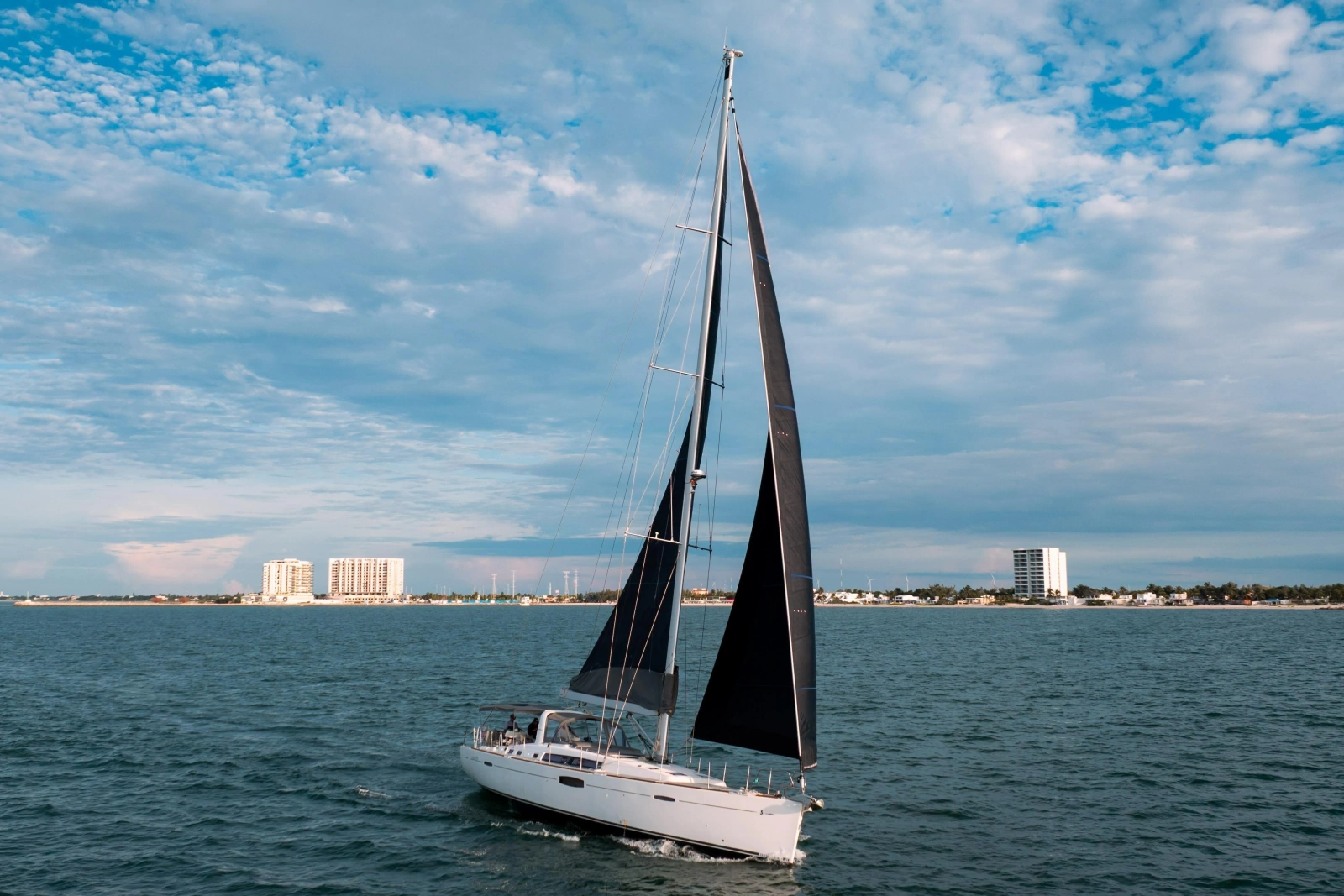 2013 Beneteau Oceanis 58