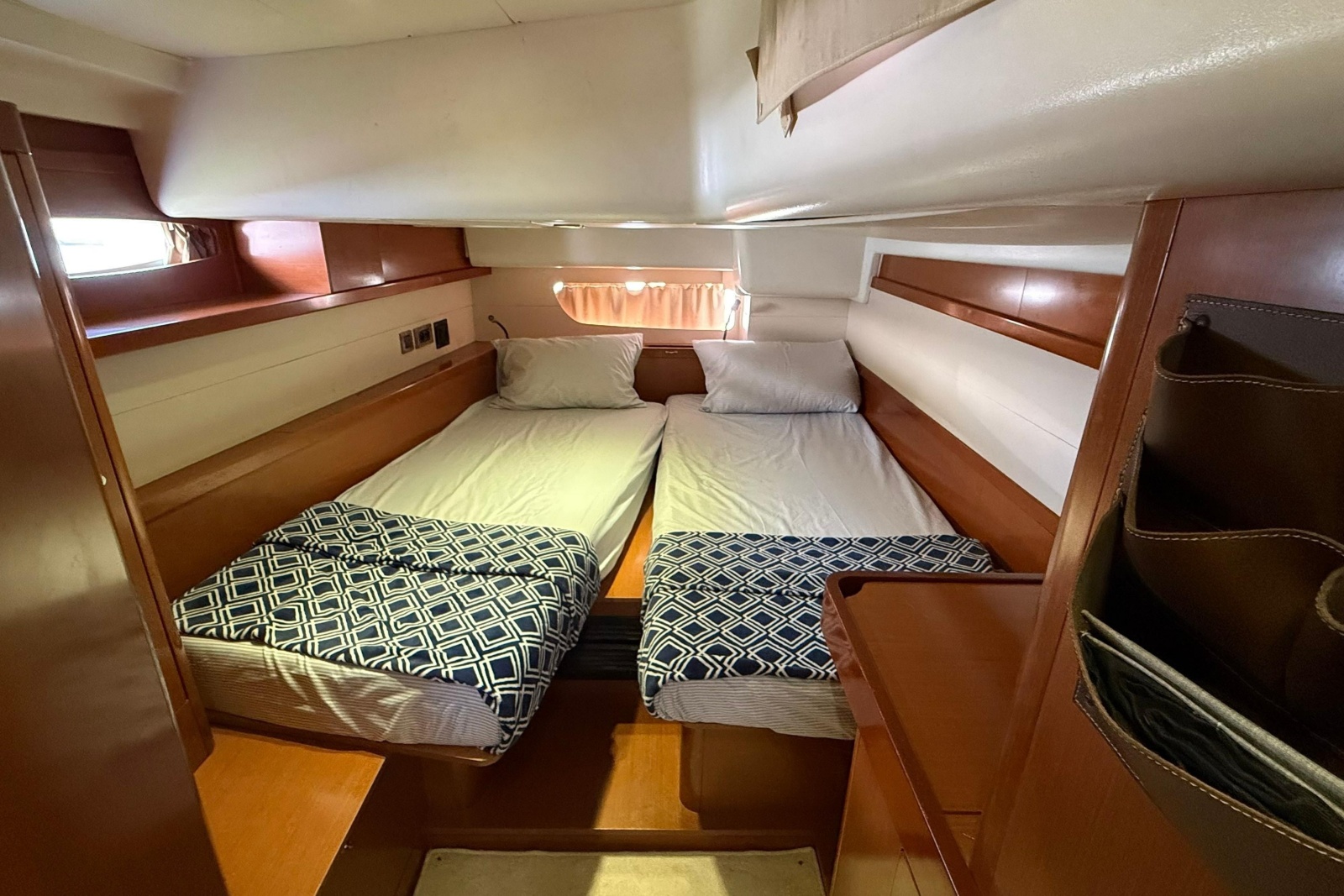 2013 Beneteau Oceanis 58