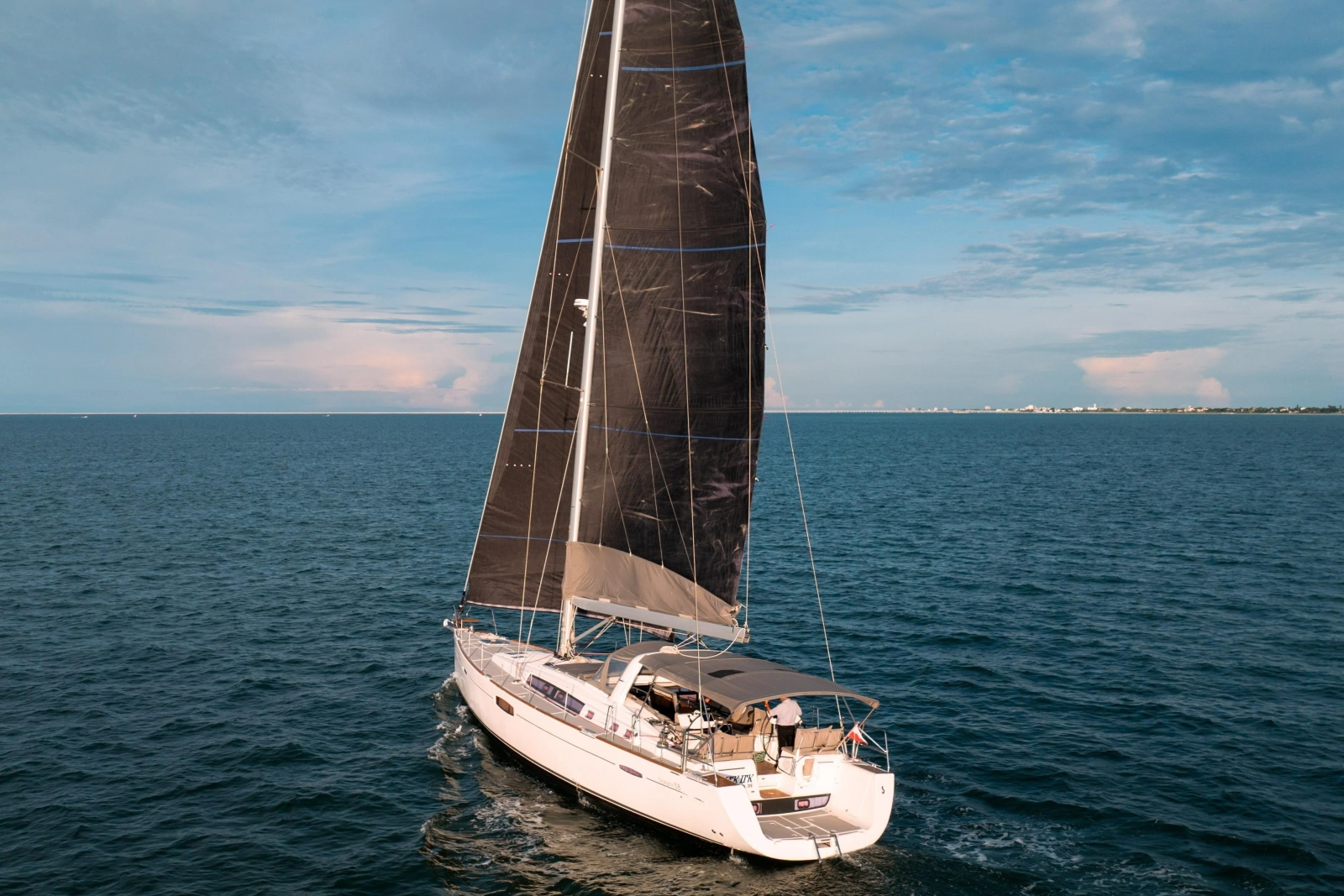 2013 Beneteau Oceanis 58
