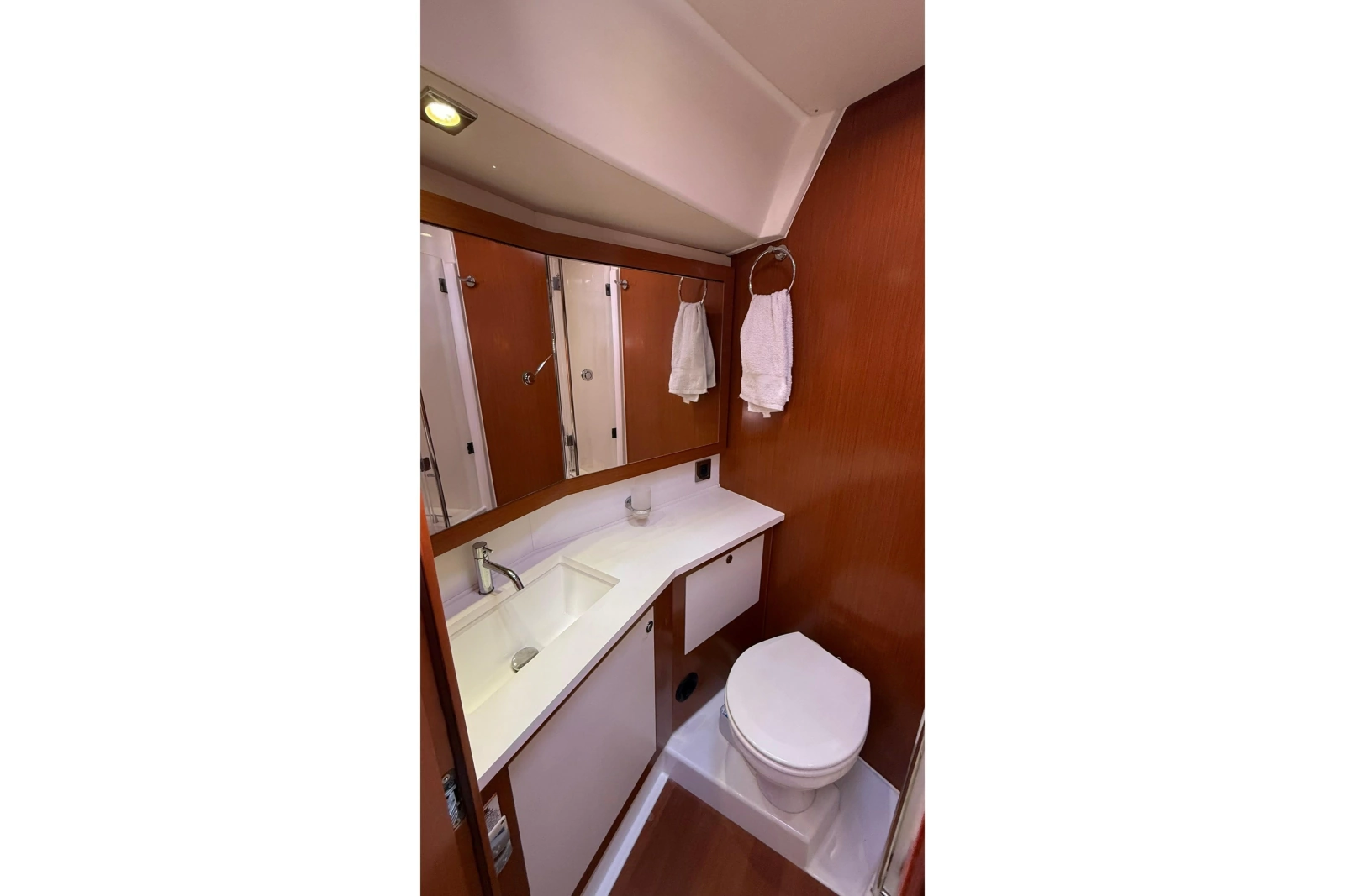 2013 Beneteau Oceanis 58