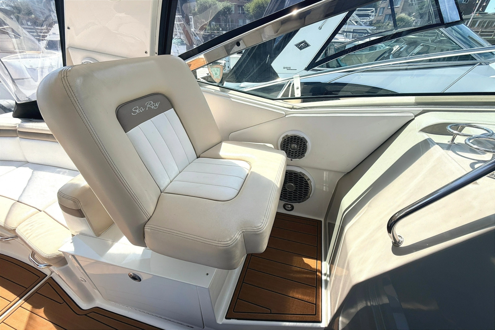 2013 Sea Ray Sundancer 370