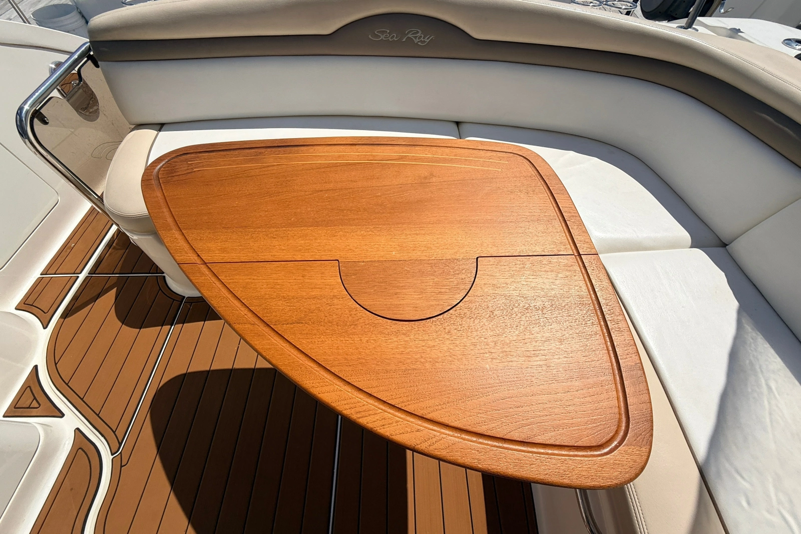 2013 Sea Ray Sundancer 370