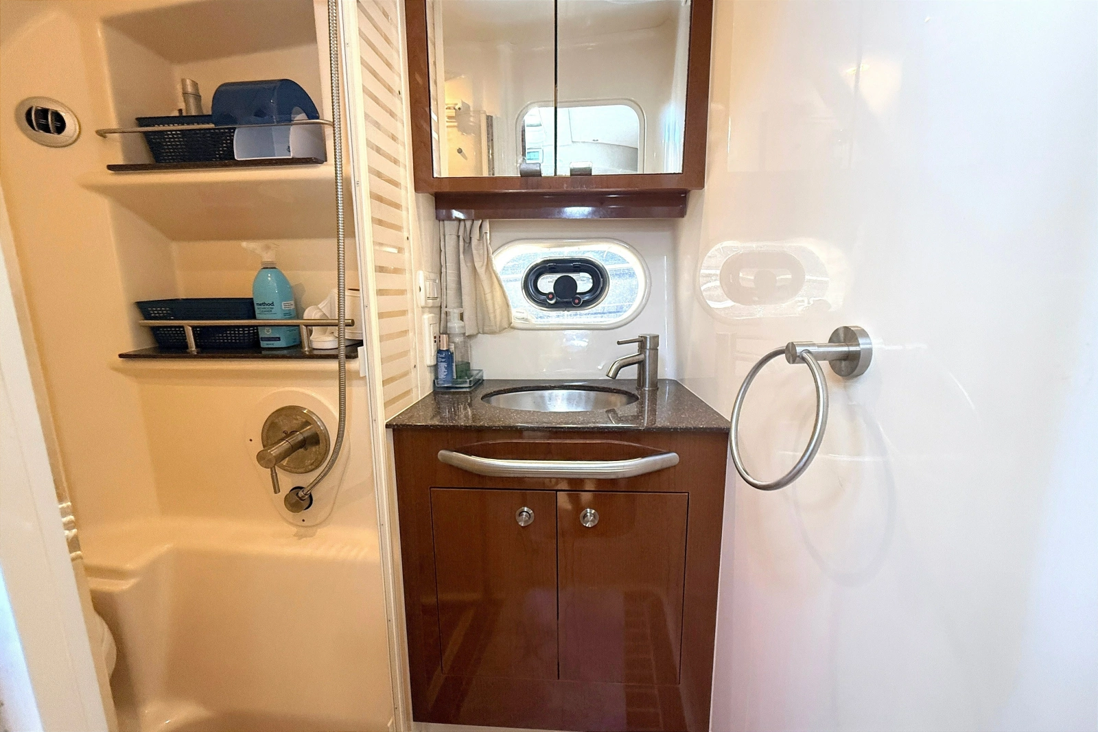 2013 Sea Ray Sundancer 370