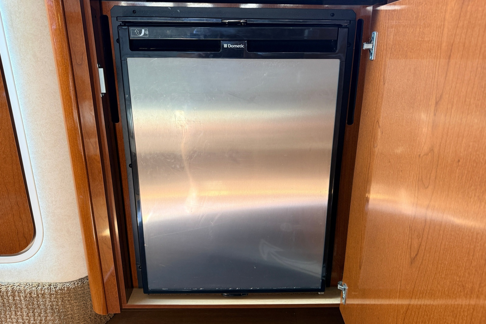 2013 Sea Ray Sundancer 370