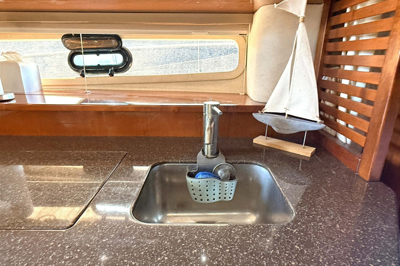 2013 Sea Ray Sundancer 370