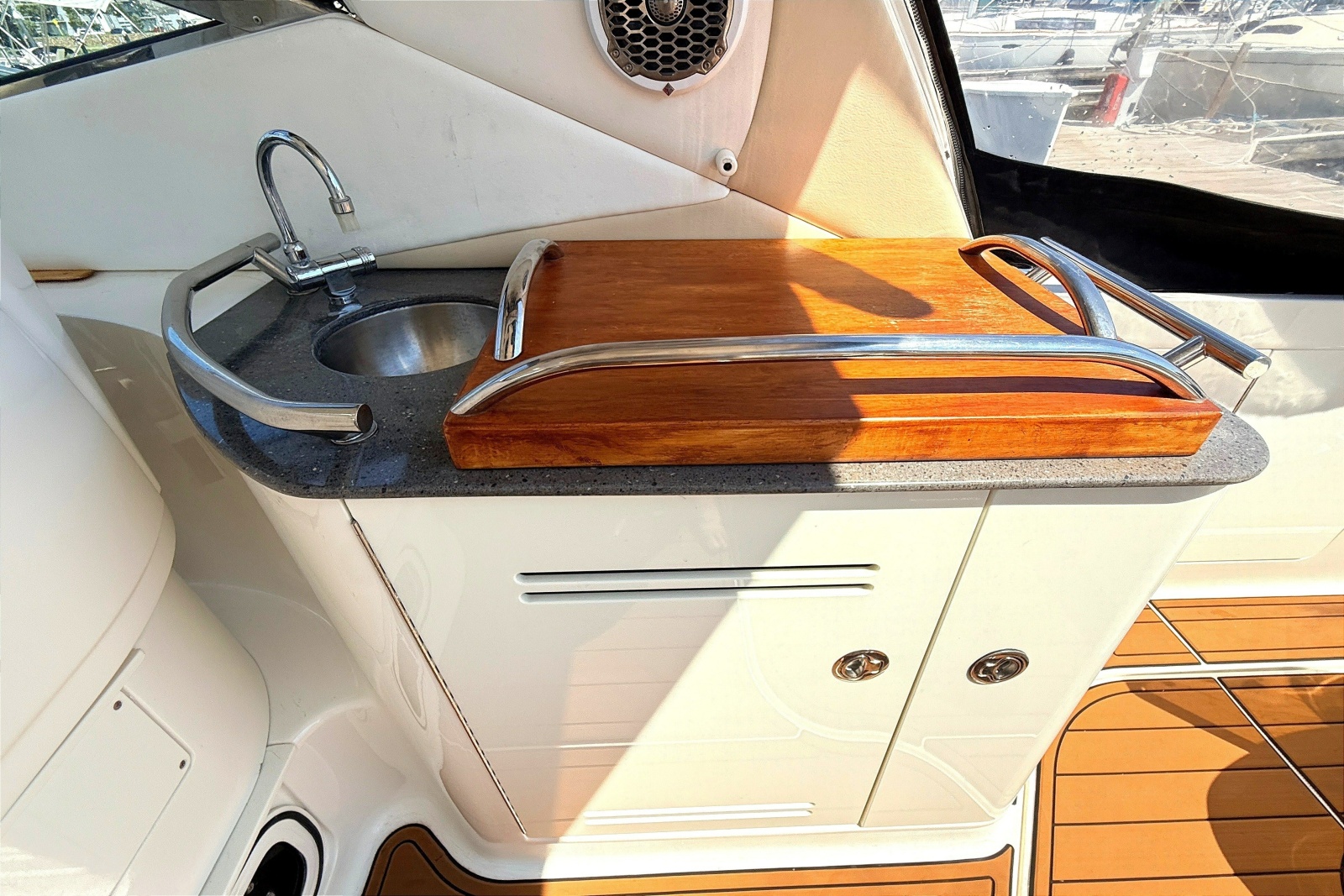 2013 Sea Ray Sundancer 370