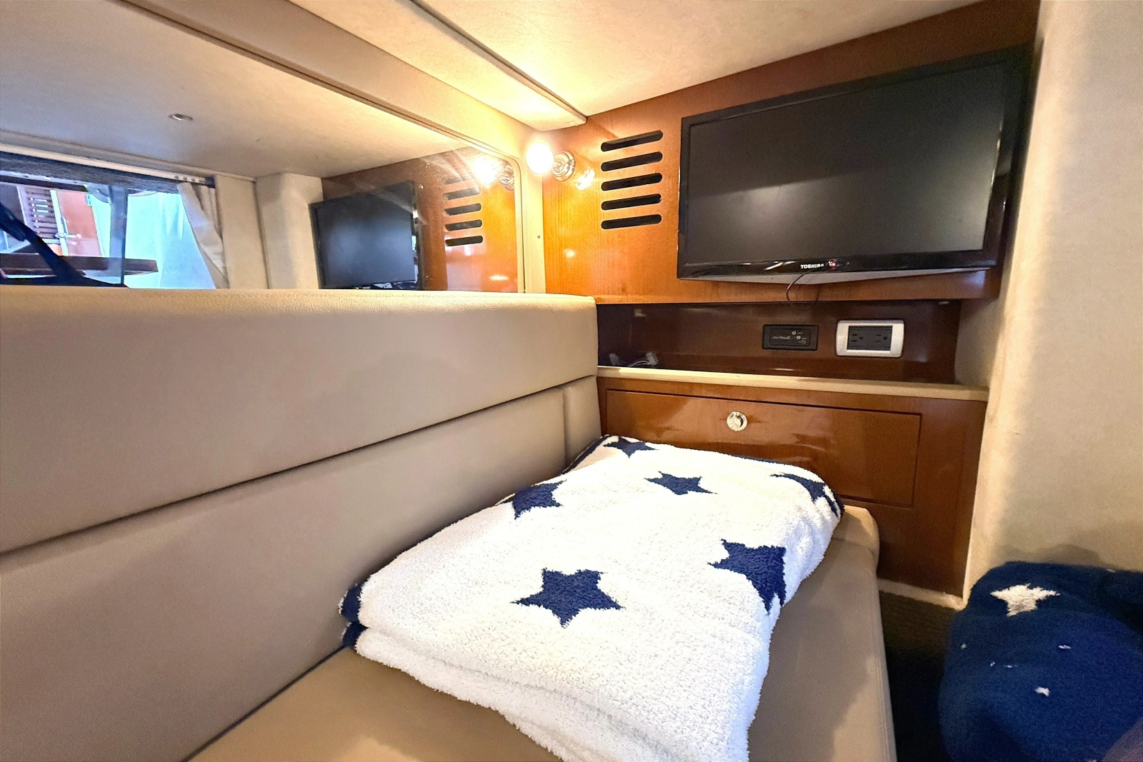 2013 Sea Ray Sundancer 370