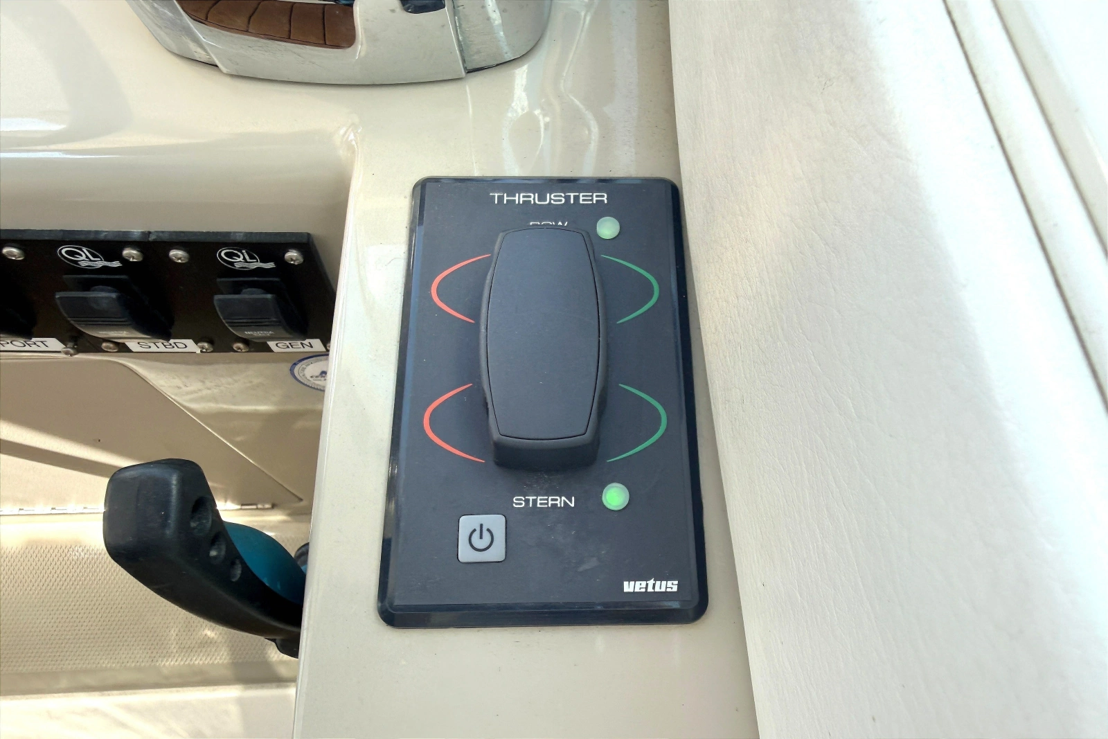 2013 Sea Ray Sundancer 370