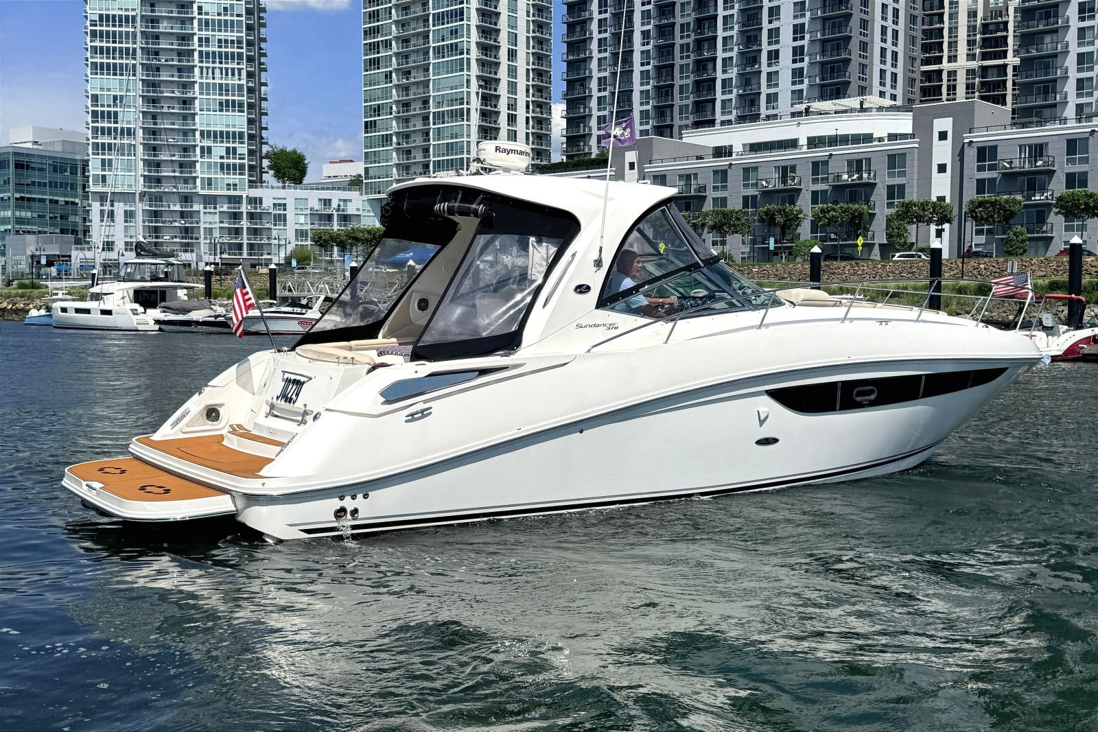 2013 Sea Ray Sundancer 370