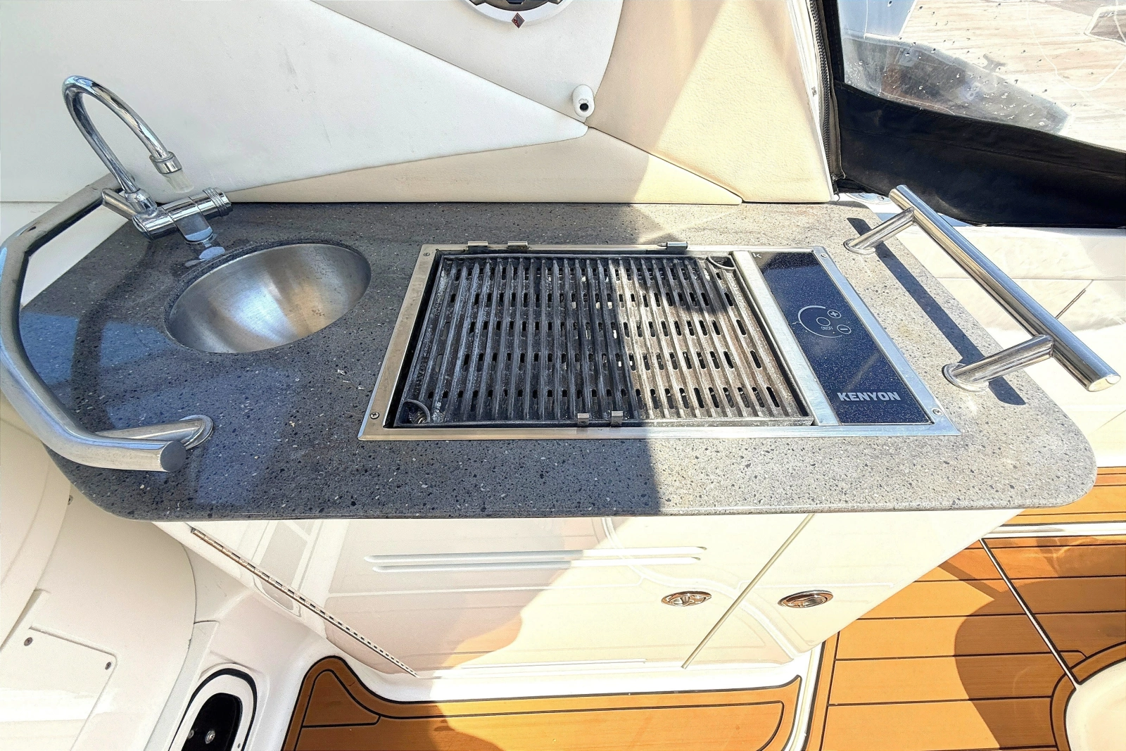 2013 Sea Ray Sundancer 370