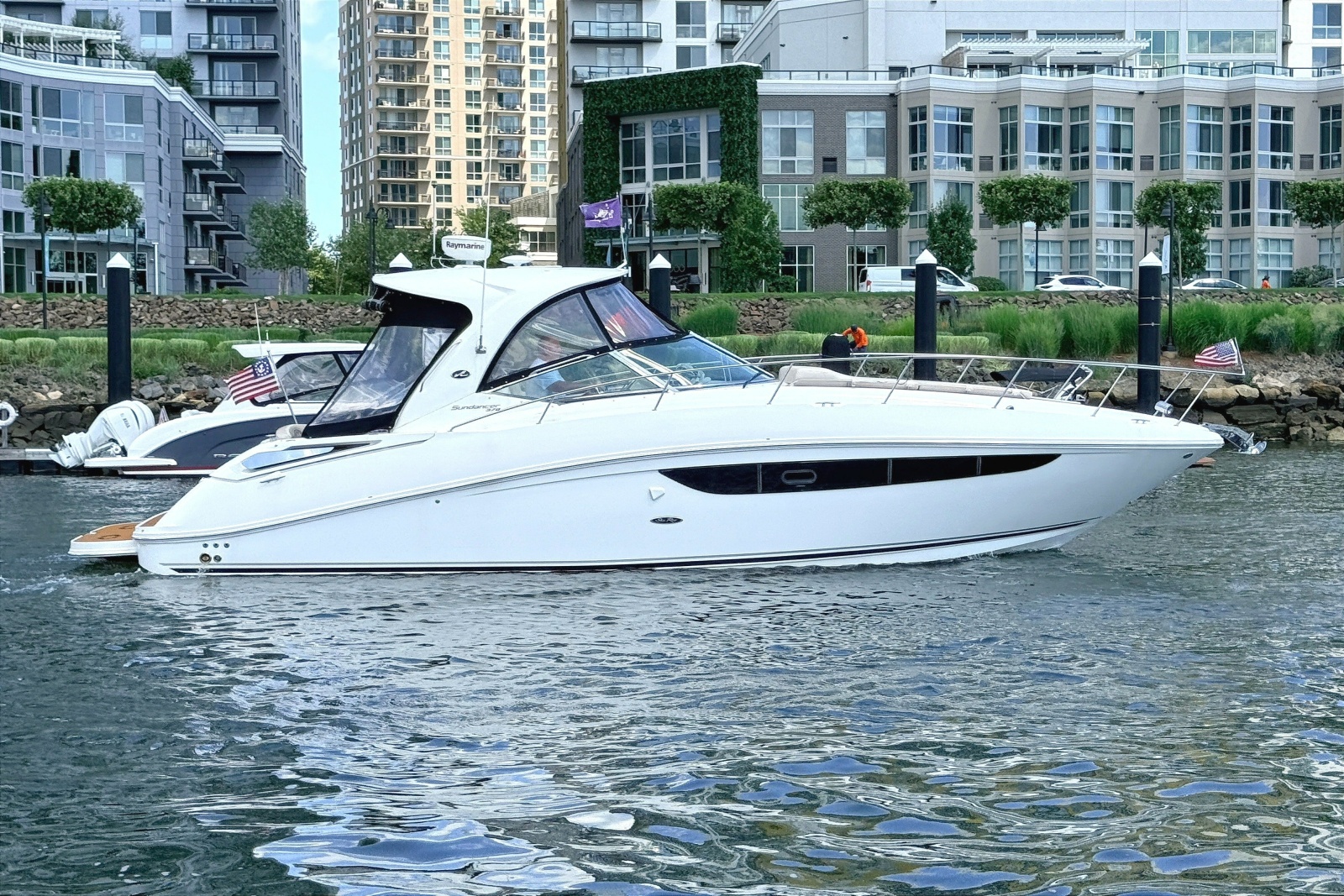 2013 Sea Ray Sundancer 370