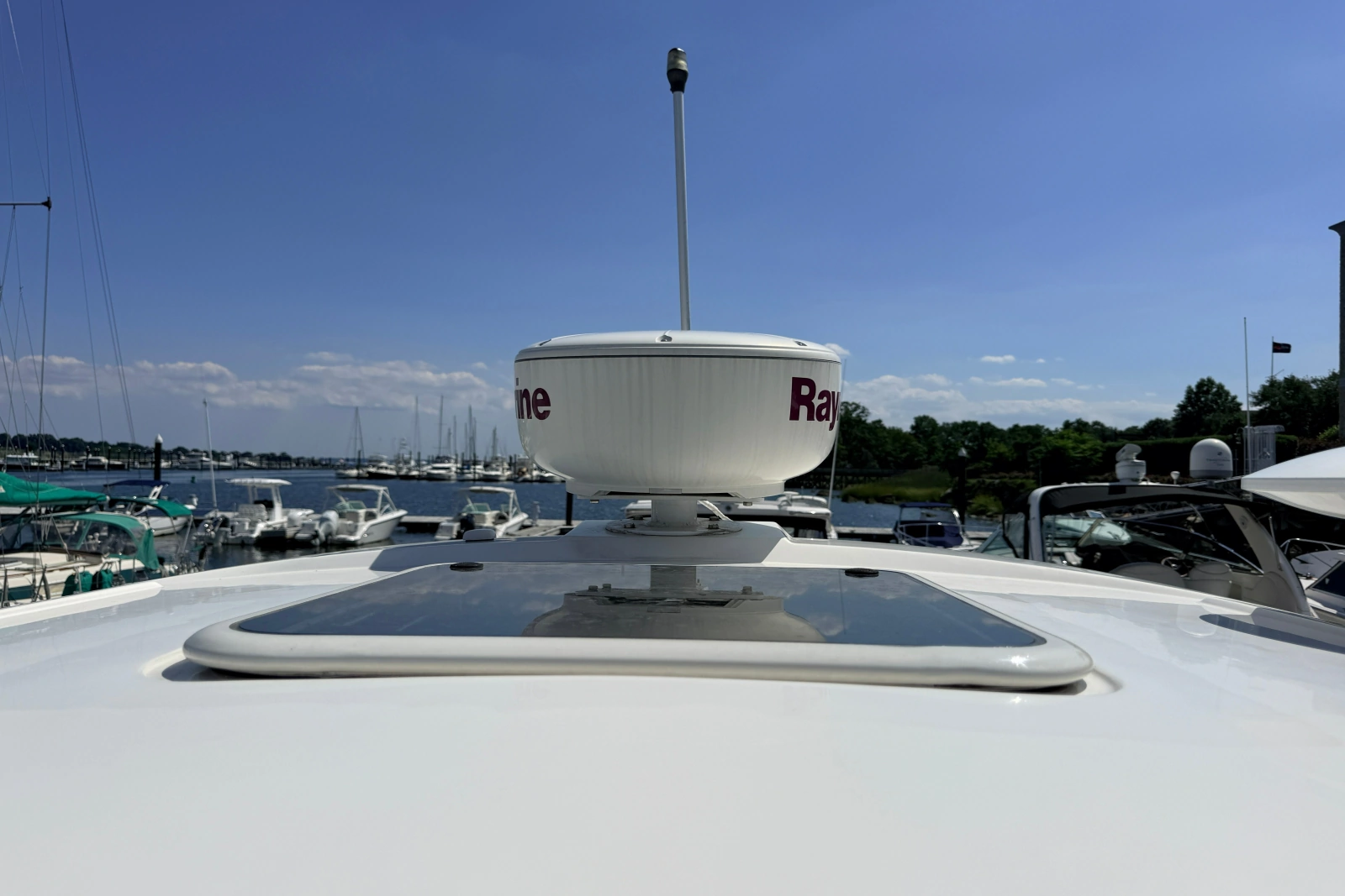 2013 Sea Ray Sundancer 370