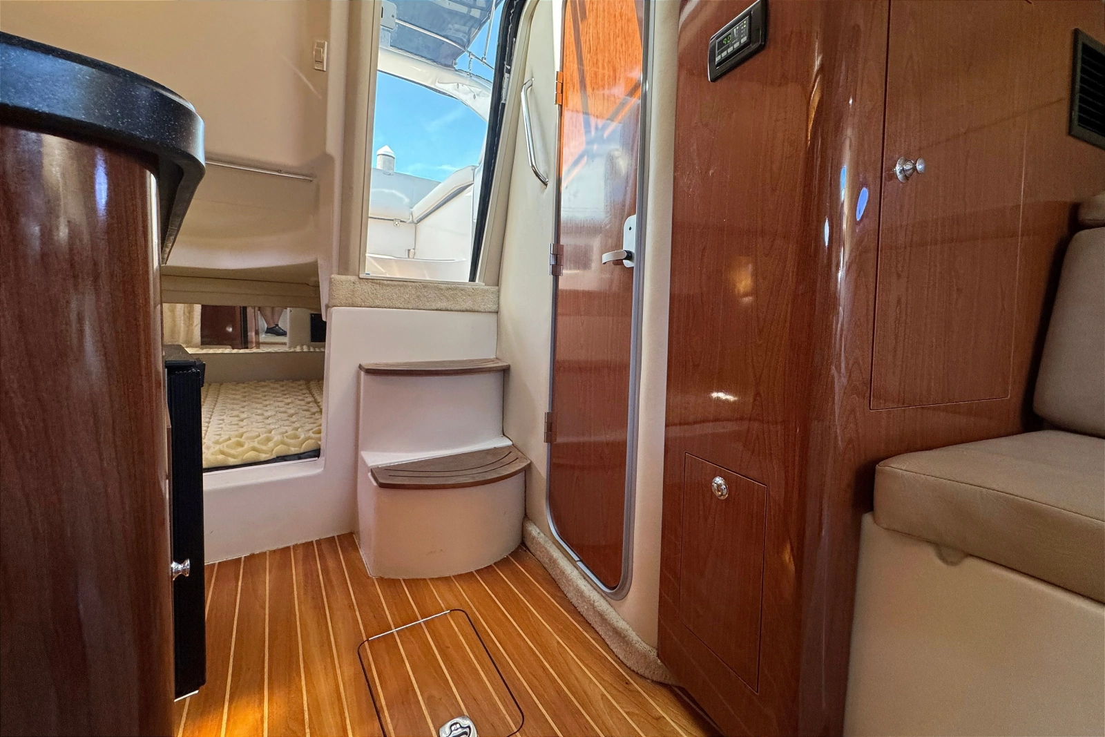 2010 Regal 2860 Window Express