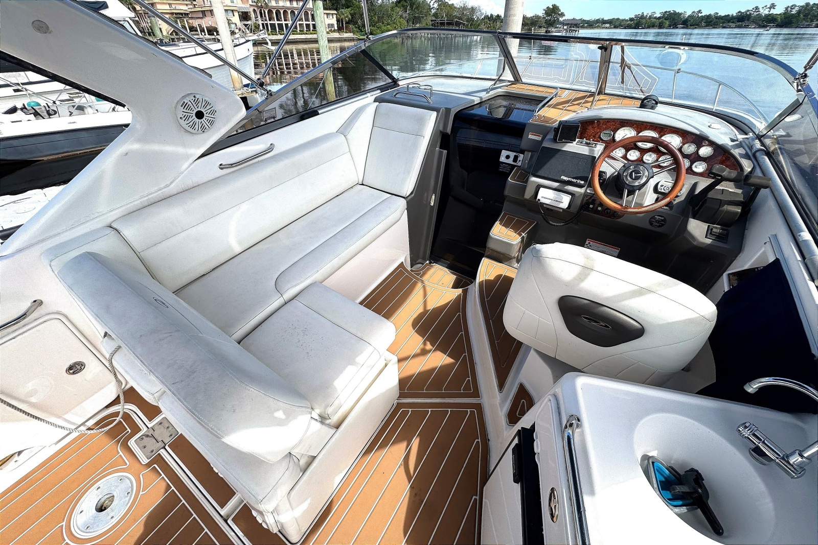 2010 Regal 2860 Window Express