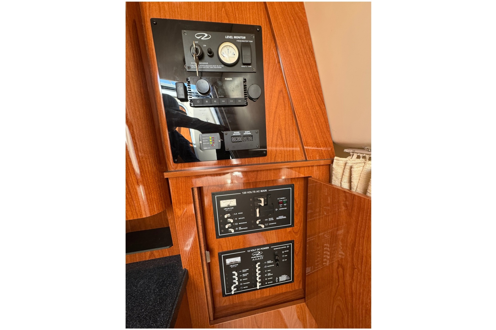 2010 Regal 2860 Window Express