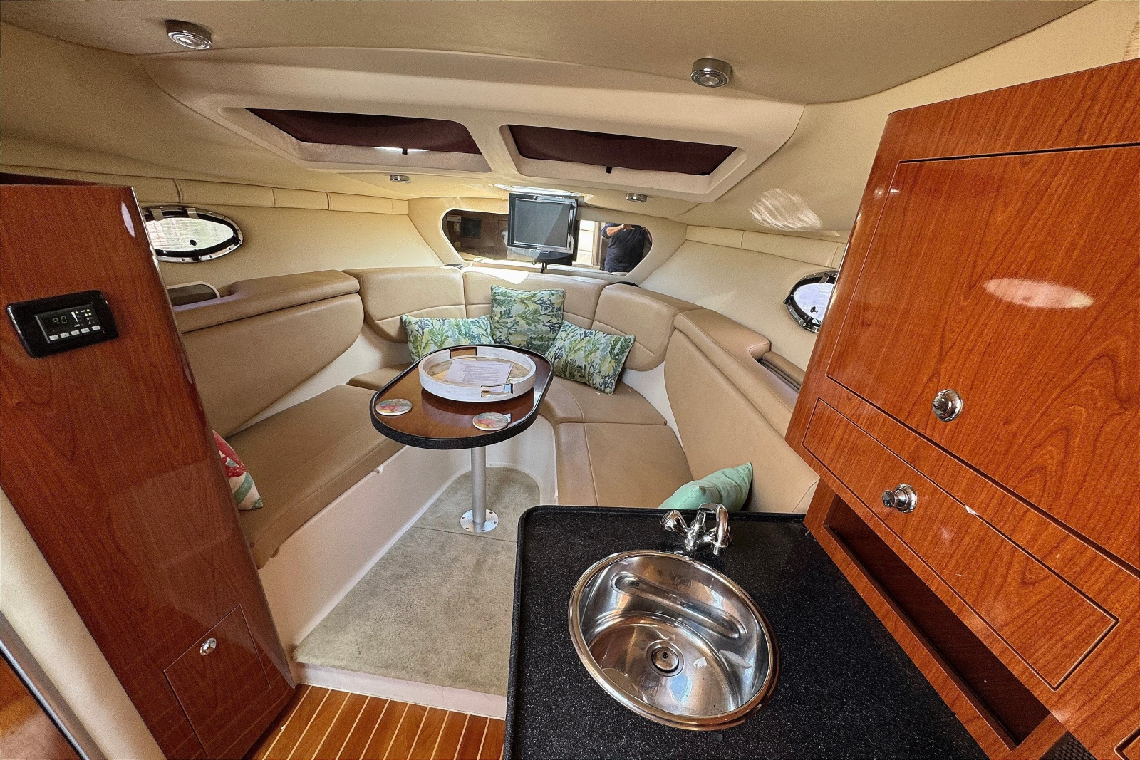 2010 Regal 2860 Window Express