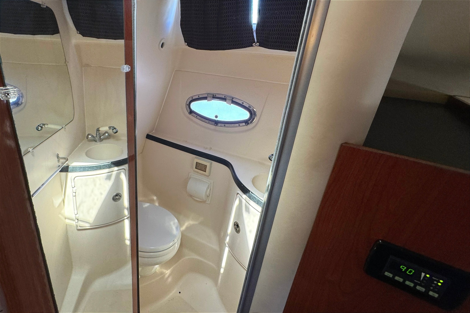 2010 Regal 2860 Window Express