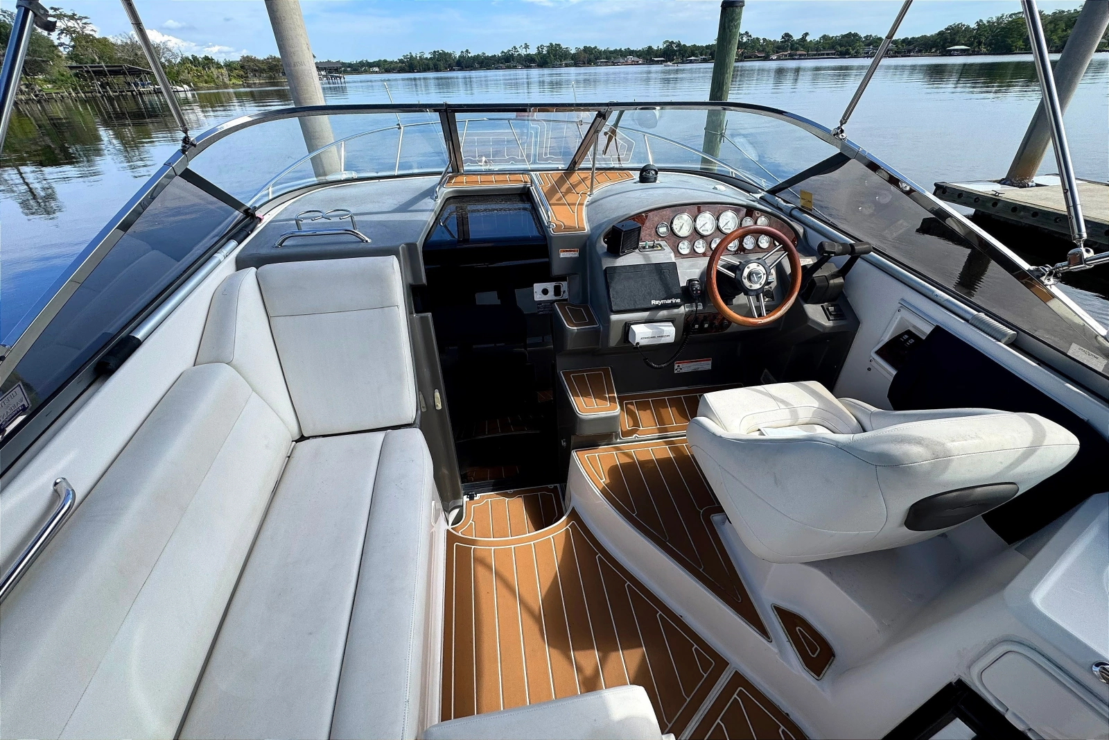 2010 Regal 2860 Window Express