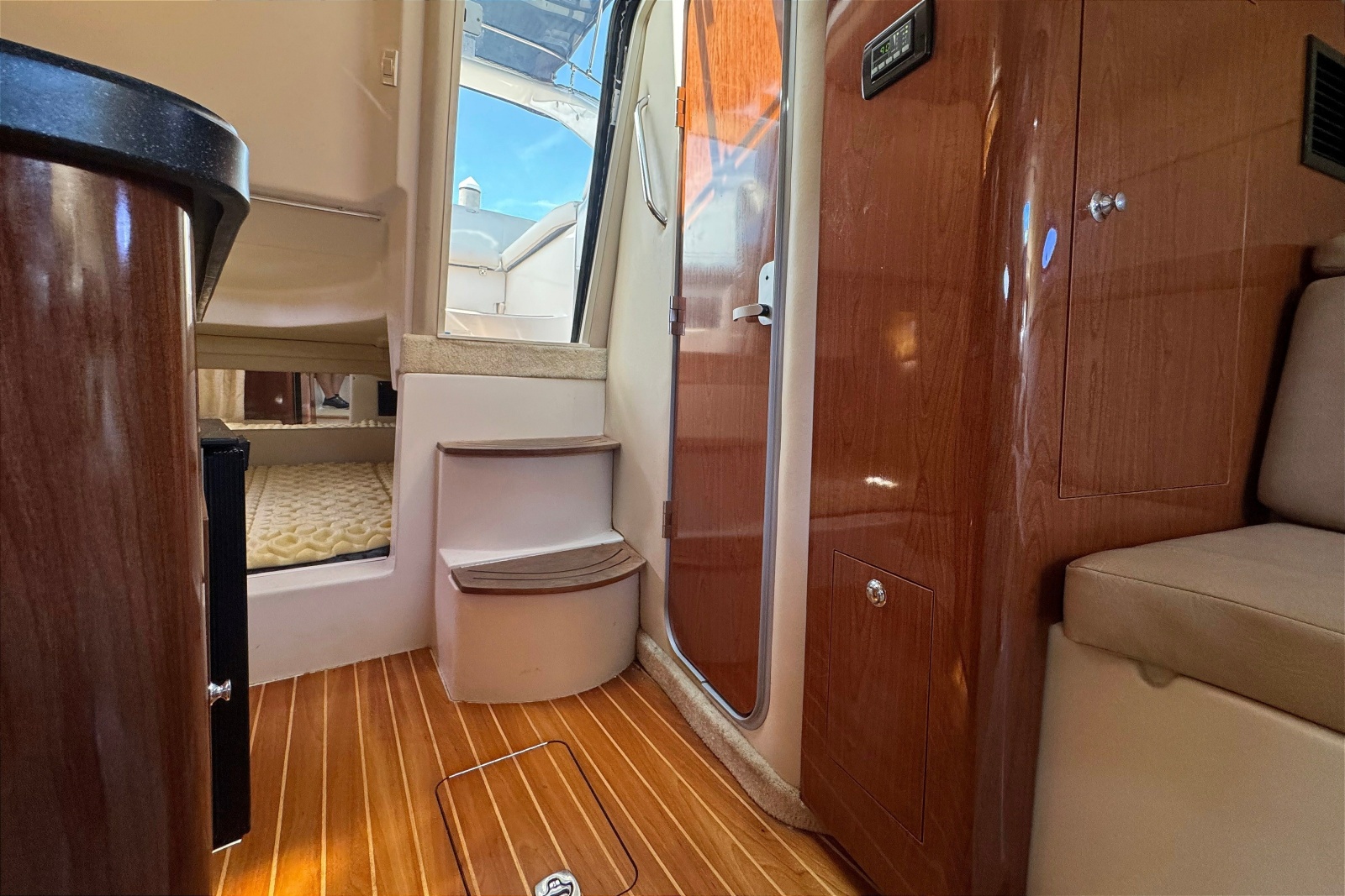 2010 Regal 2860 Window Express