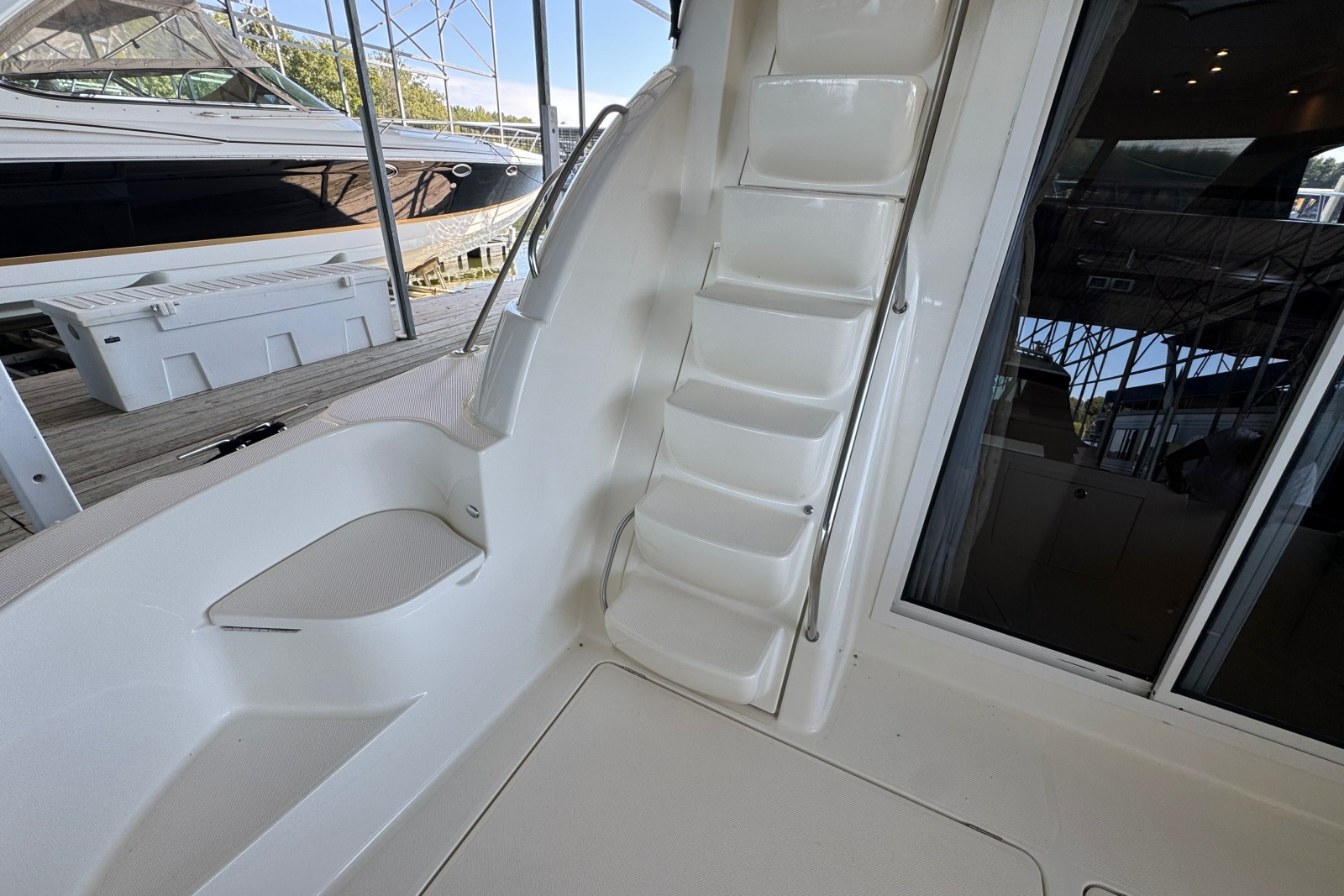 2008 Meridian 411 Sedan