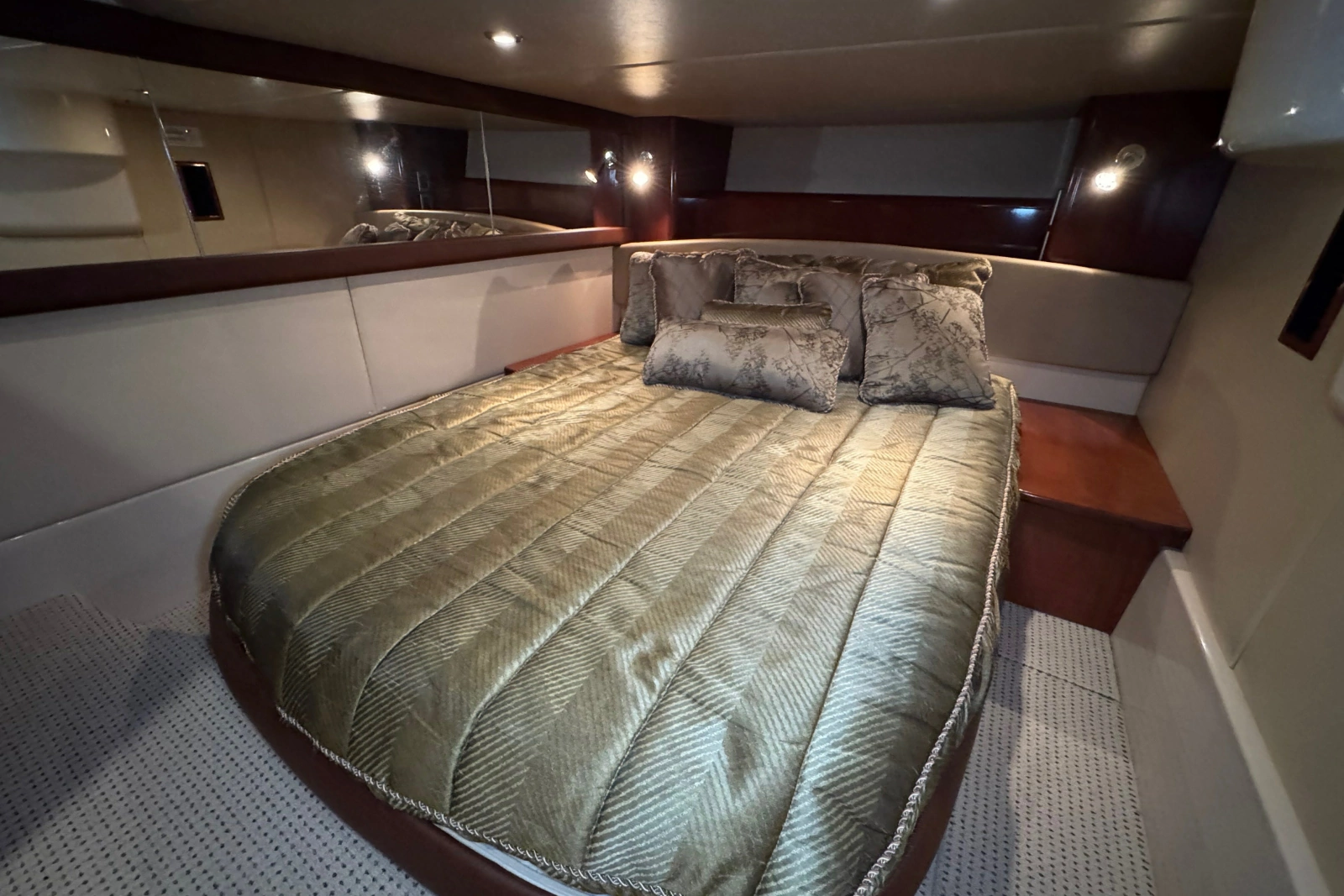 2008 Meridian 411 Sedan
