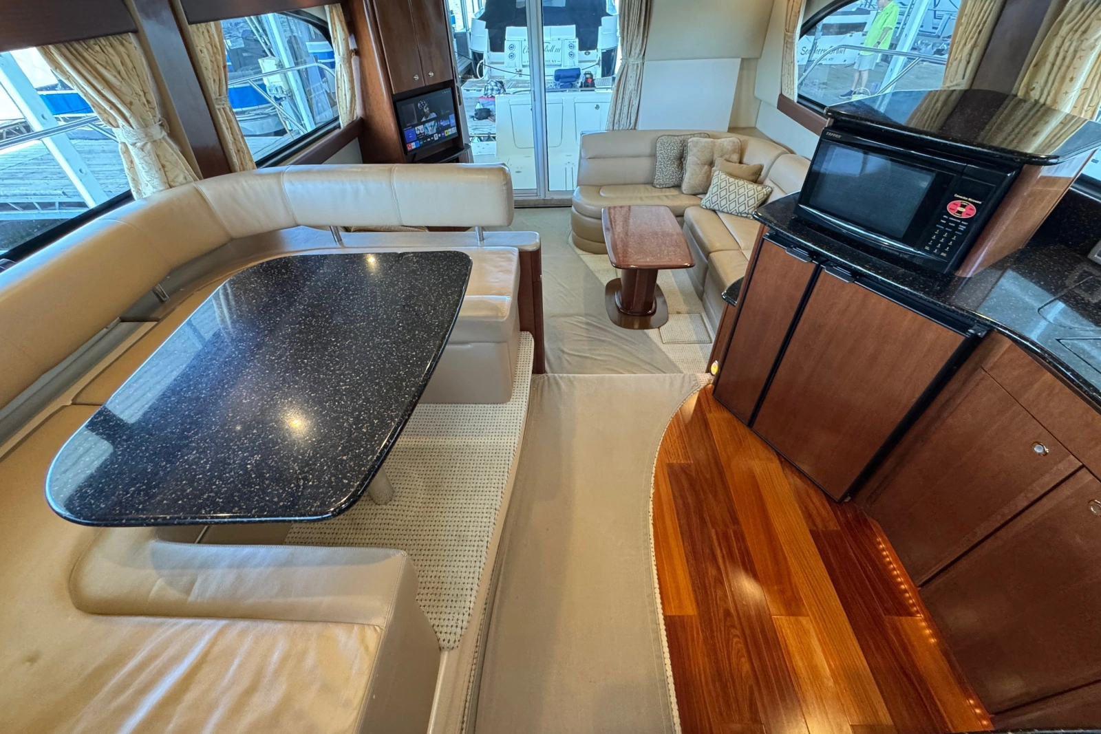 2008 Meridian 411 Sedan