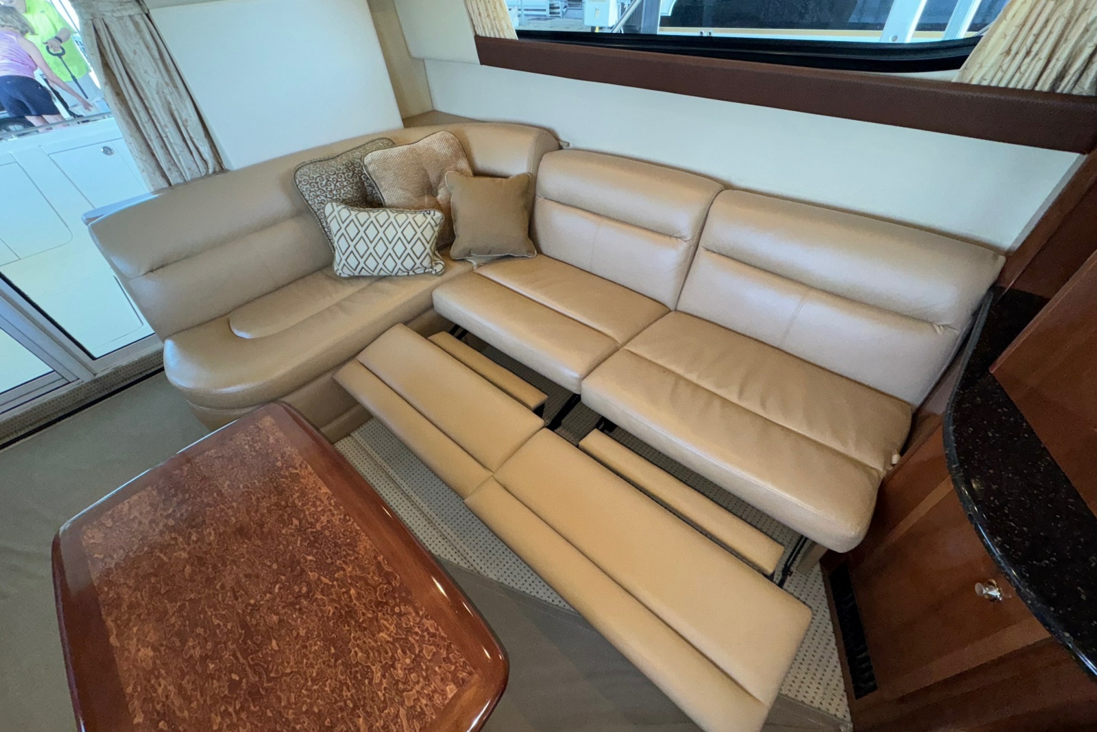 2008 Meridian 411 Sedan