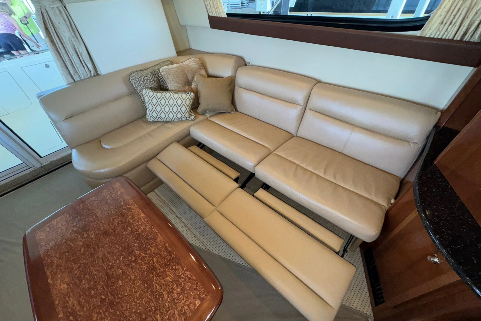 2008 Meridian 411 Sedan