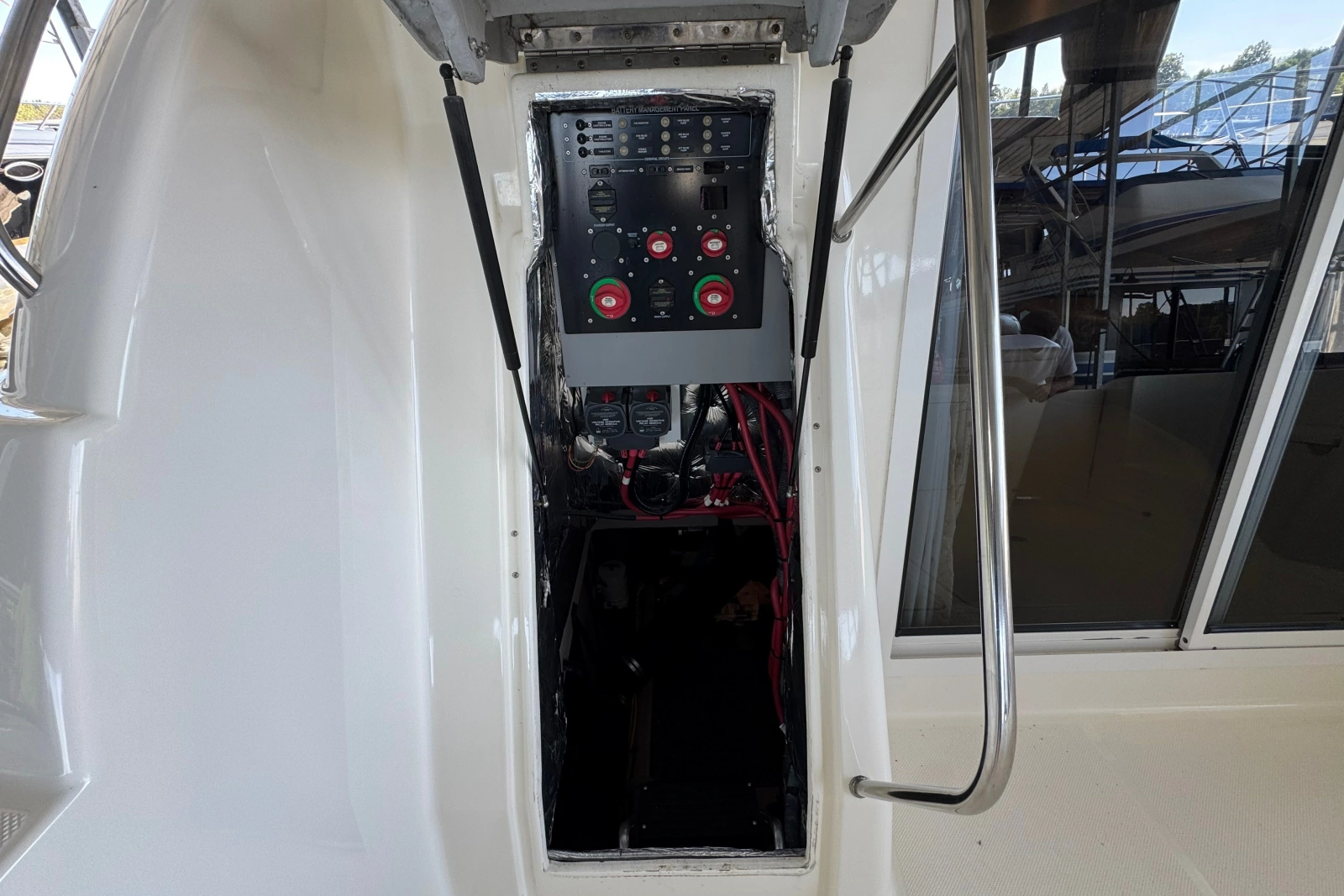 2008 Meridian 411 Sedan