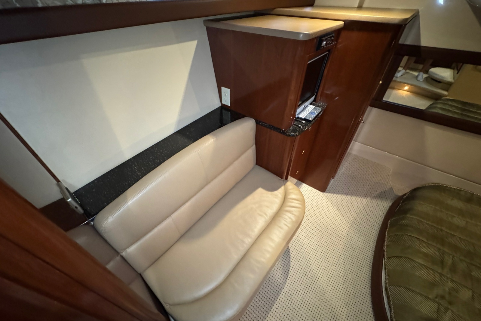 2008 Meridian 411 Sedan