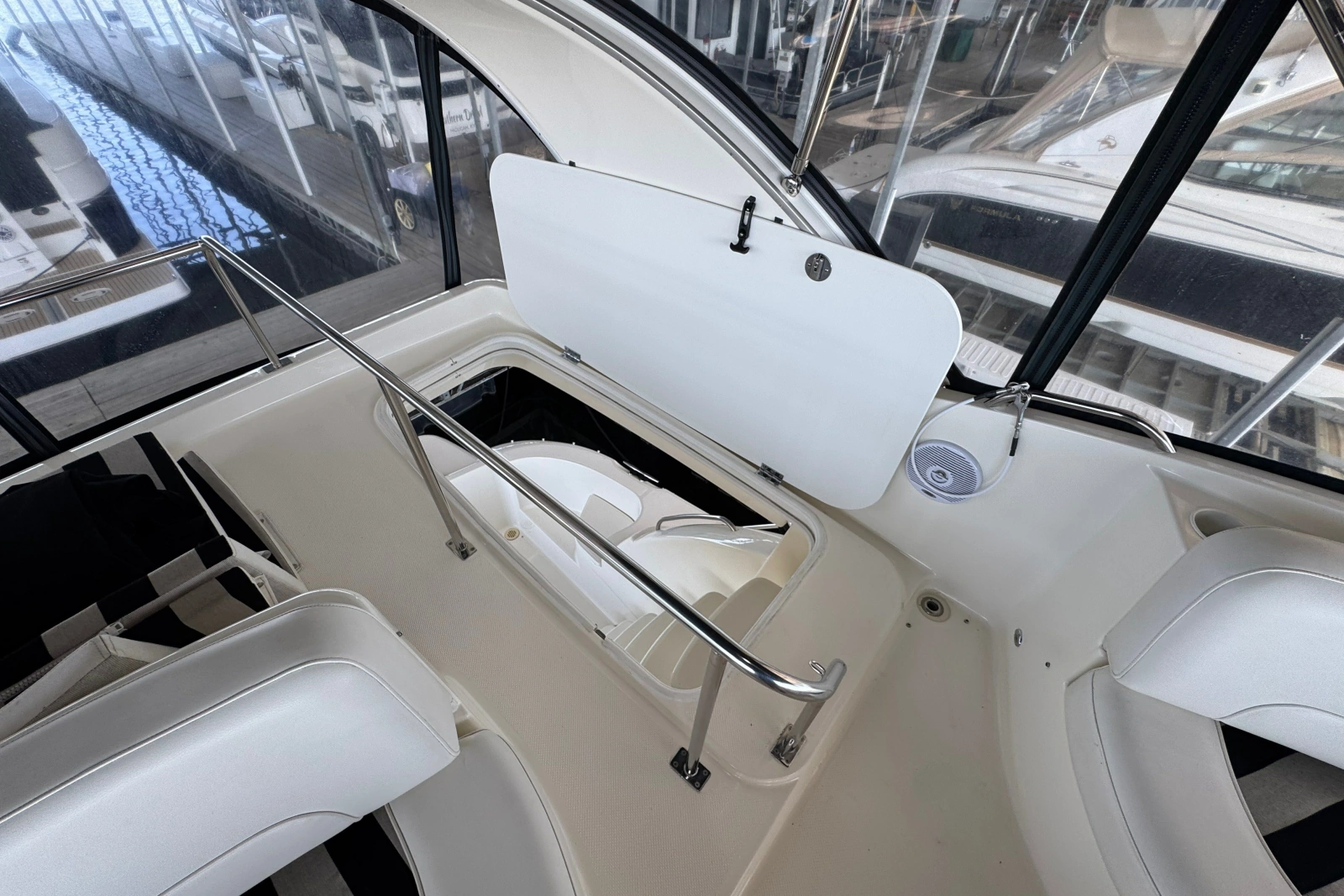 2008 Meridian 411 Sedan
